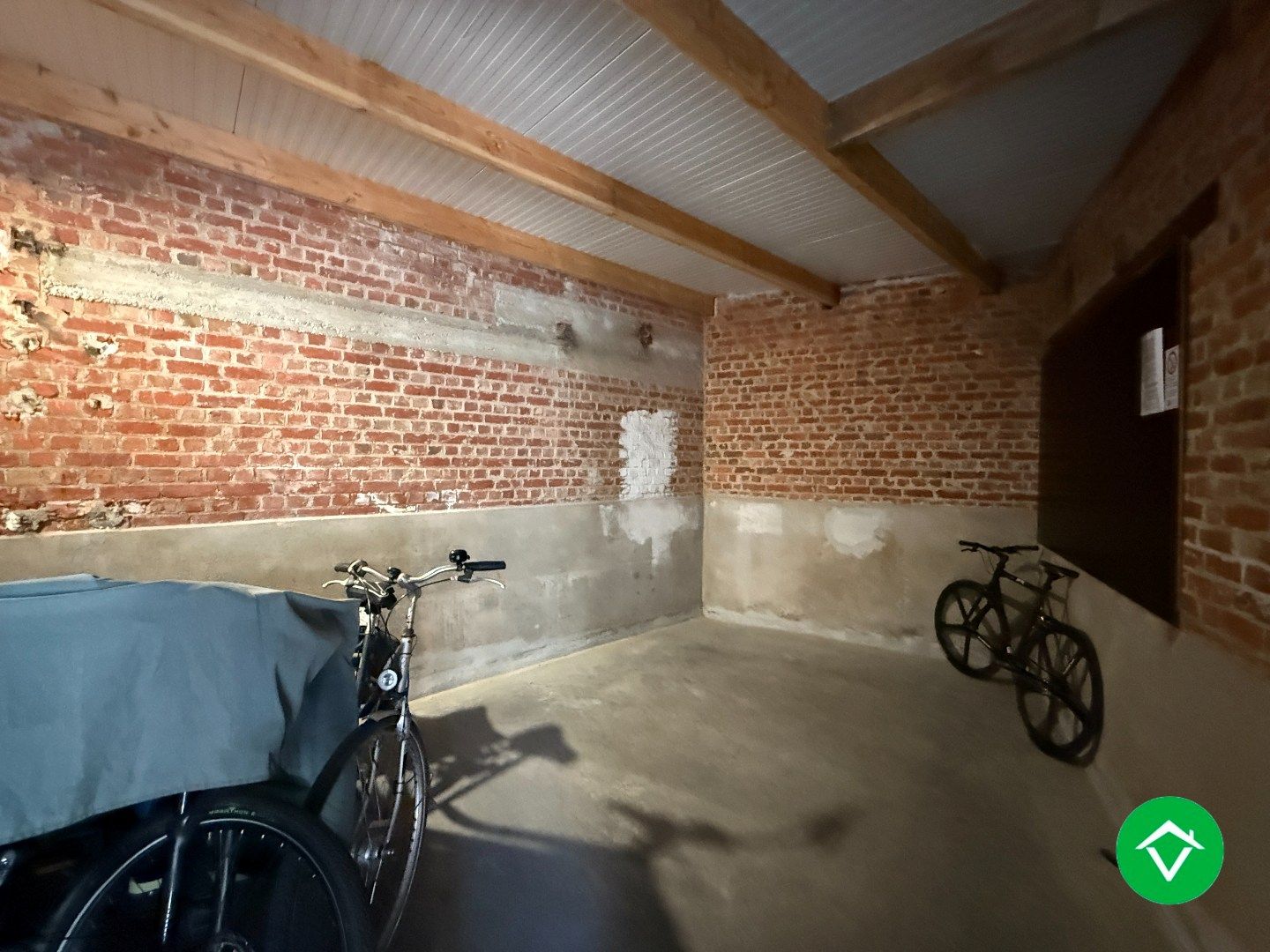 Appartement met twee slaapkamers, garage en twee terrassen te Roeselare foto 21