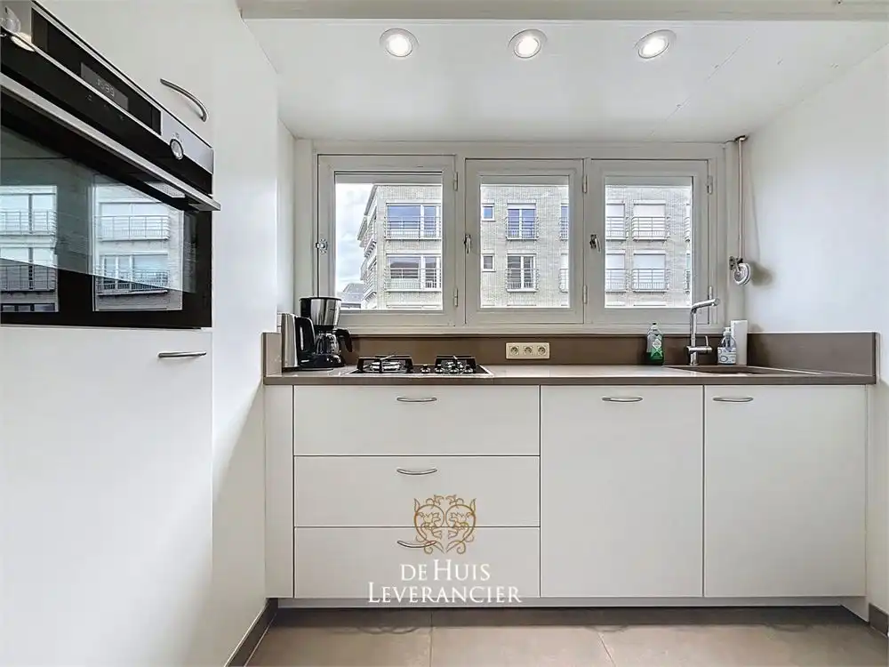 Droom gerust van wakker worden met zeezicht : ontdek jouw instapklare plekje op de Zeedijk in Koksijde foto 4