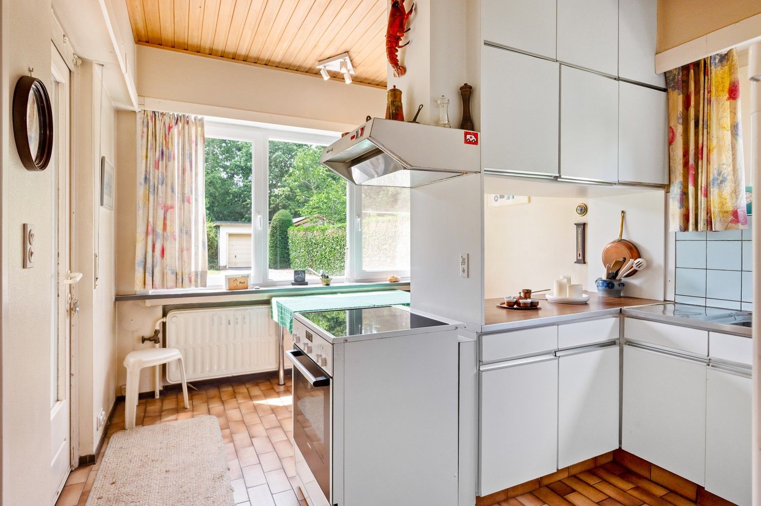 Ruime gezinswoning met 4 slaapkamers en royale tuin op toplocatie in Kapellen foto 8