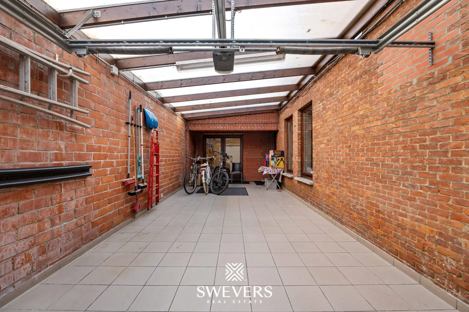 Ruime woning met 4 slaapkamers, bureau en zuidgerichte tuin foto 22