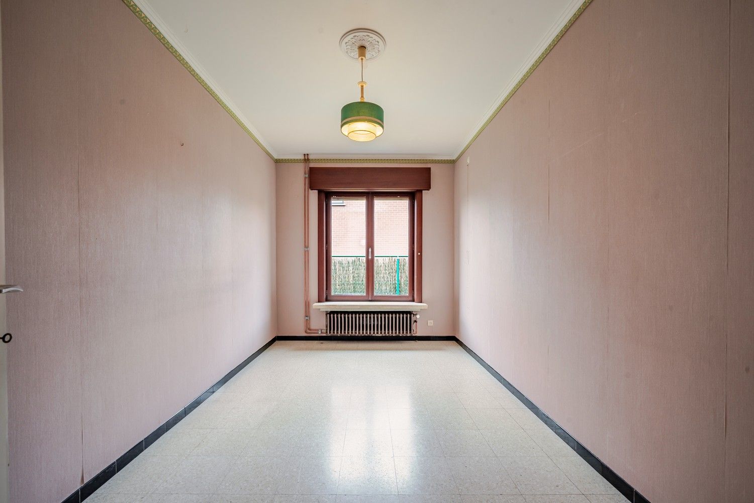 Alleenstaande woning met magazijn. foto 12