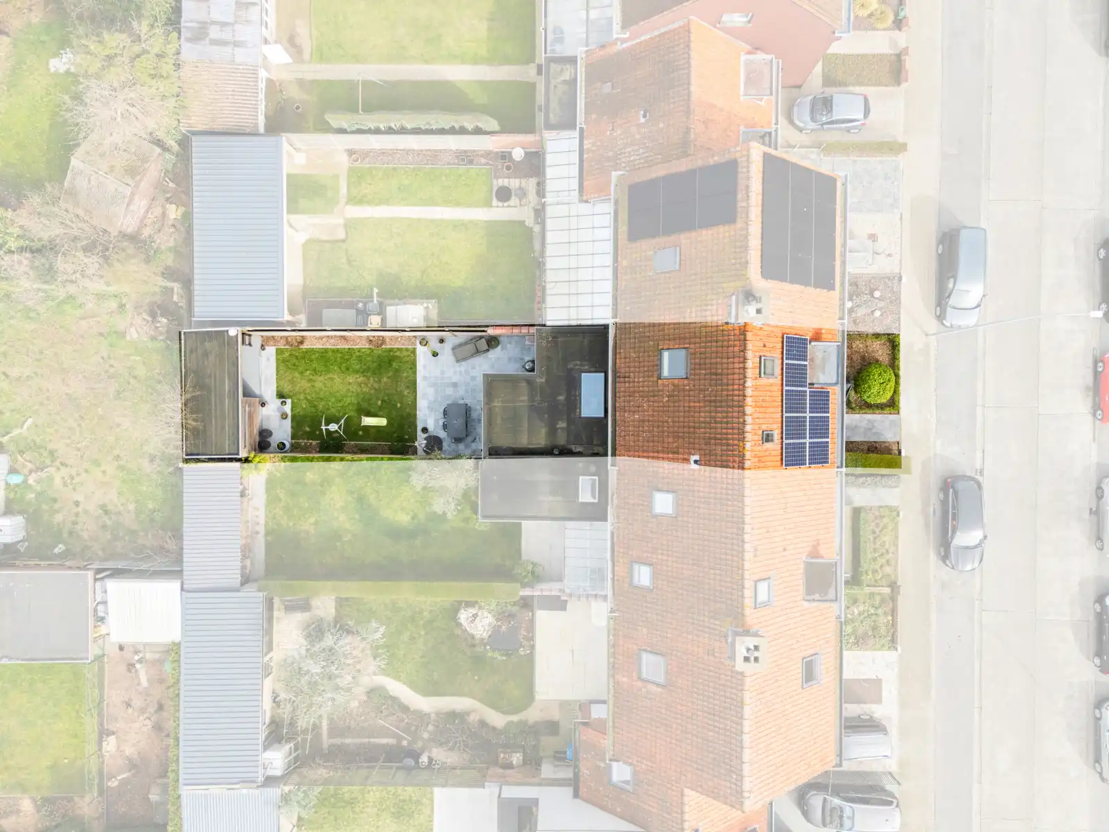 Gerenoveerde woning met 4 slaapkamers en 2 badkamers foto 26