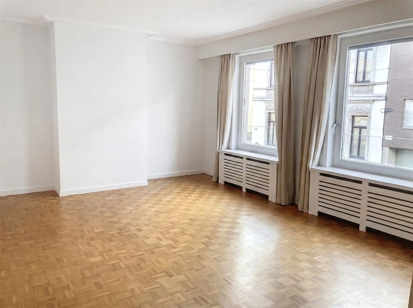 Twee slaapkamer appartement gelegen in centrum Oudenaarde. foto 4
