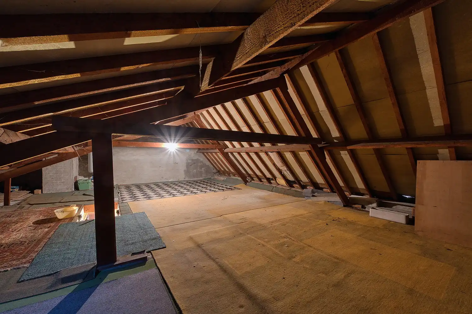 Hartje Brugge &nbsp;TOP &nbsp;TOERISTISCHE LIGGING , in de GOUDEN DRIEHOEK, Uitzonderlijk HANDELSPAND ( gevelbreedte 11 meter) &nbsp; &nbsp; &nbsp; &nbsp; &nbsp; &nbsp; &nbsp; &nbsp; &nbsp; &nbsp; &nbsp; &nbsp;&nbsp; LICHTRIJKE WINKELRUIMTE ,uitgevend op &nbsp;Exclusieve STADSPATIO met overdekte rondgang van 105m²+ GARAGE van 30 m² UNIEK&nbsp; IN BRUGGE op dergelijke ligging ! ERBOVEN lichtrijk ruim APPARTEMENT met zonneterras, foto 32