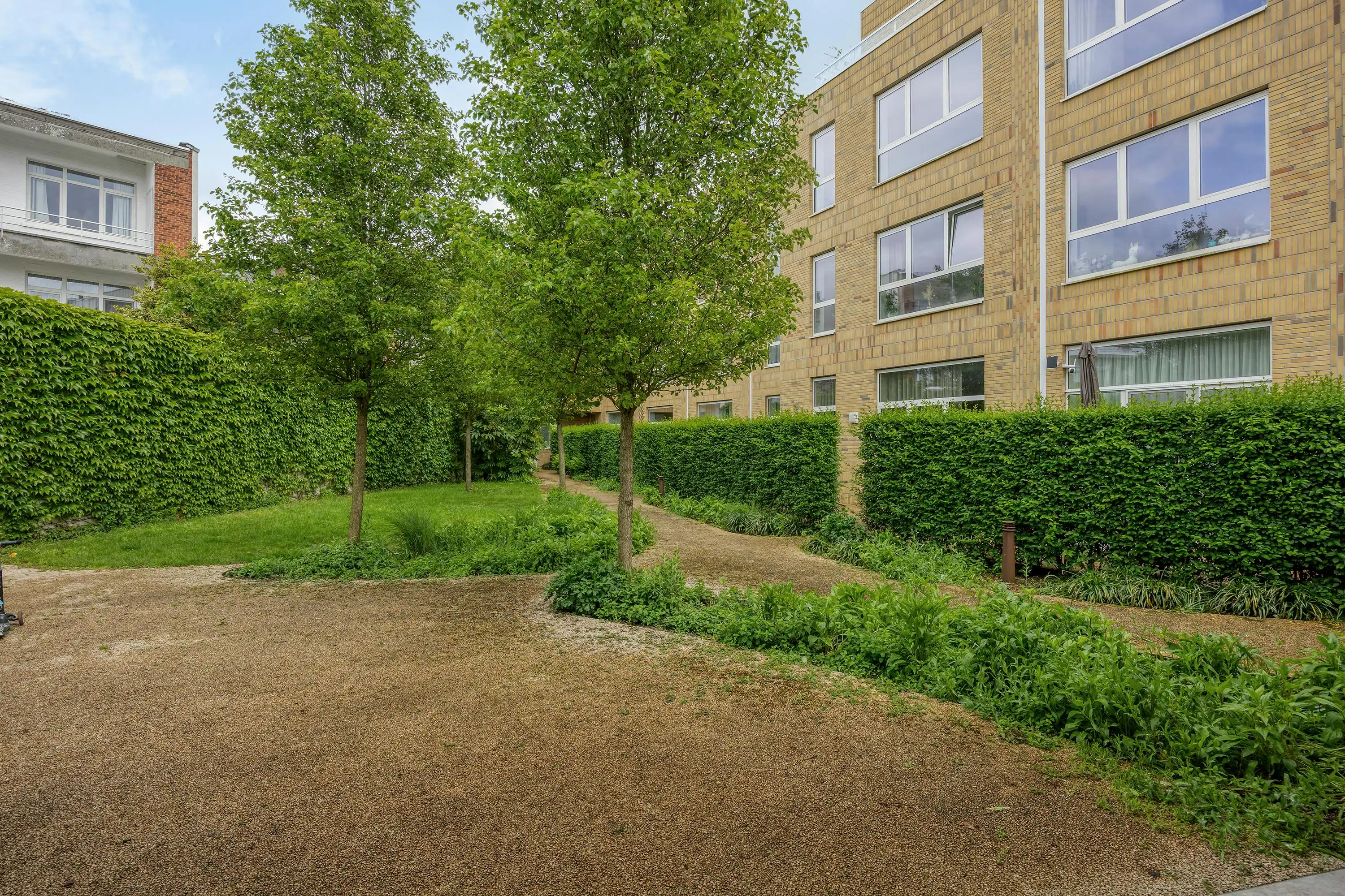 Recent appartement met twee slaapkamers en terras te koop in Berchem foto 16