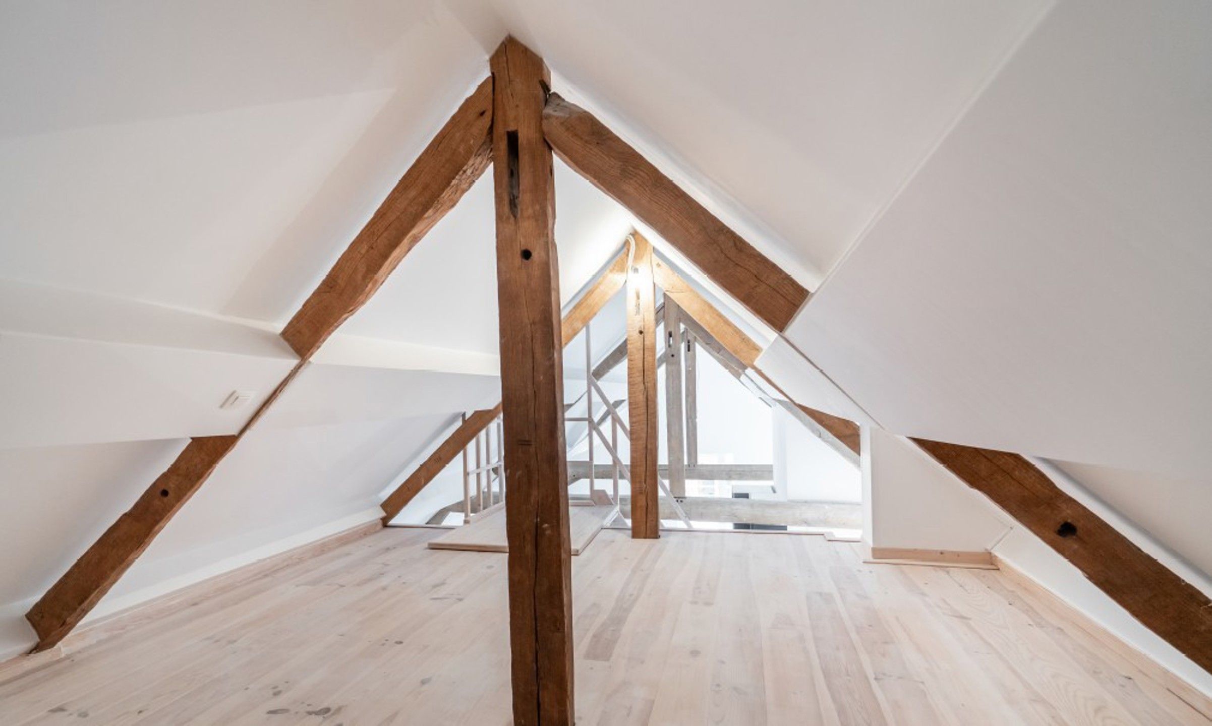 HILLEGEM- Excl. penthouse met uitstekende uitvalsbasis foto 17