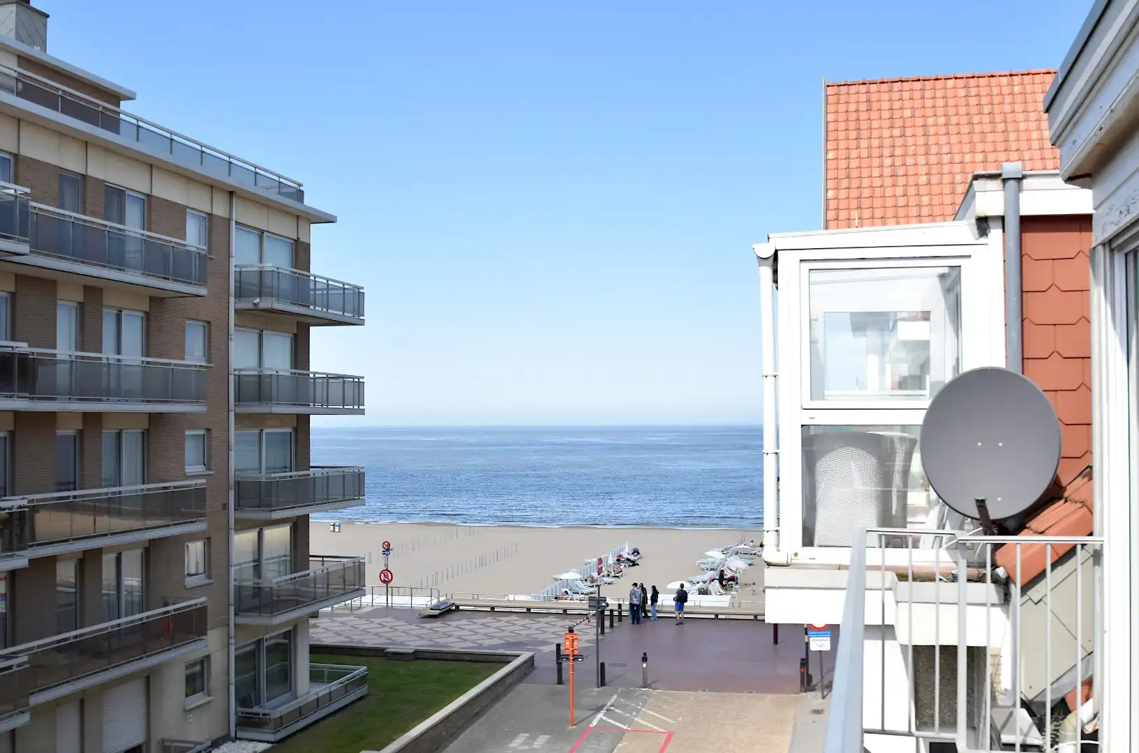 Residentie Zeegenot — Ruim appartement met zeezicht op een boogscheut van de dijk, De Haan foto 5