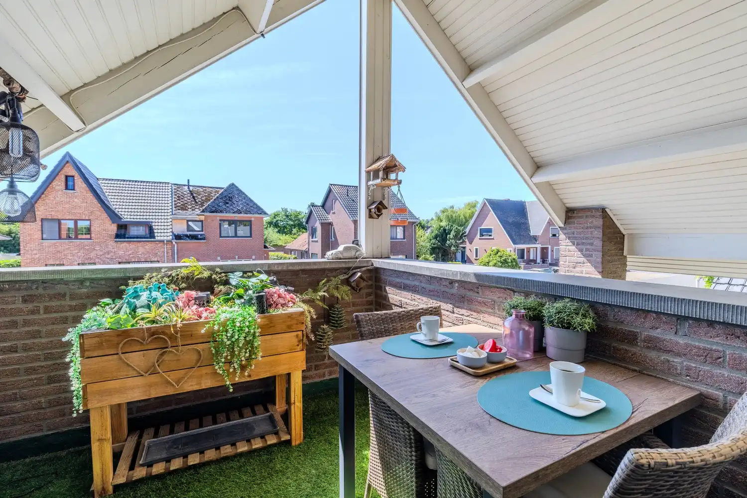 Charmante woning met 3 slaapkamers, terras en inpandige garage in het gezellige Rekem foto 13