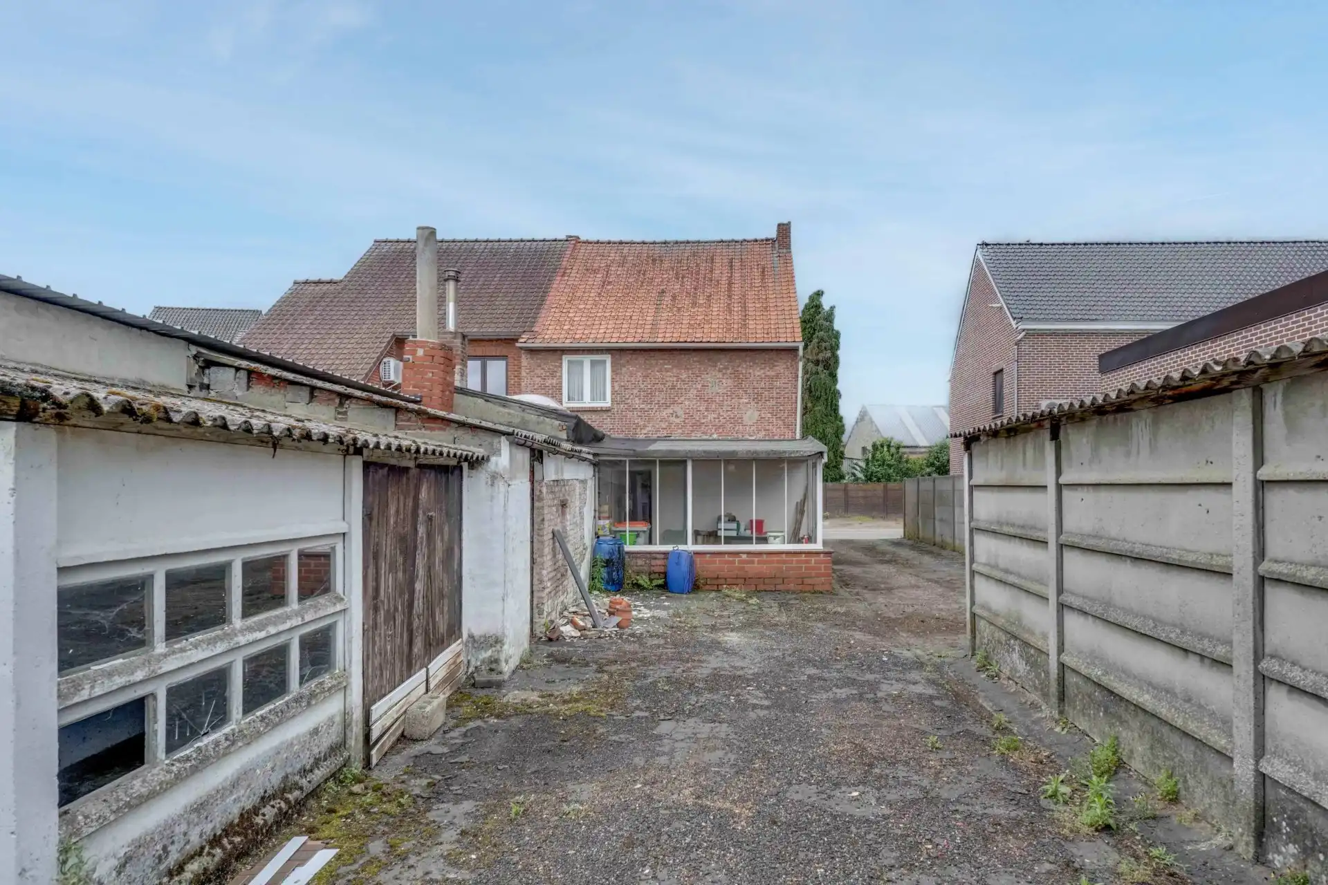 Ruime, centraal gelegen woning met renovatiepotentieel foto 21