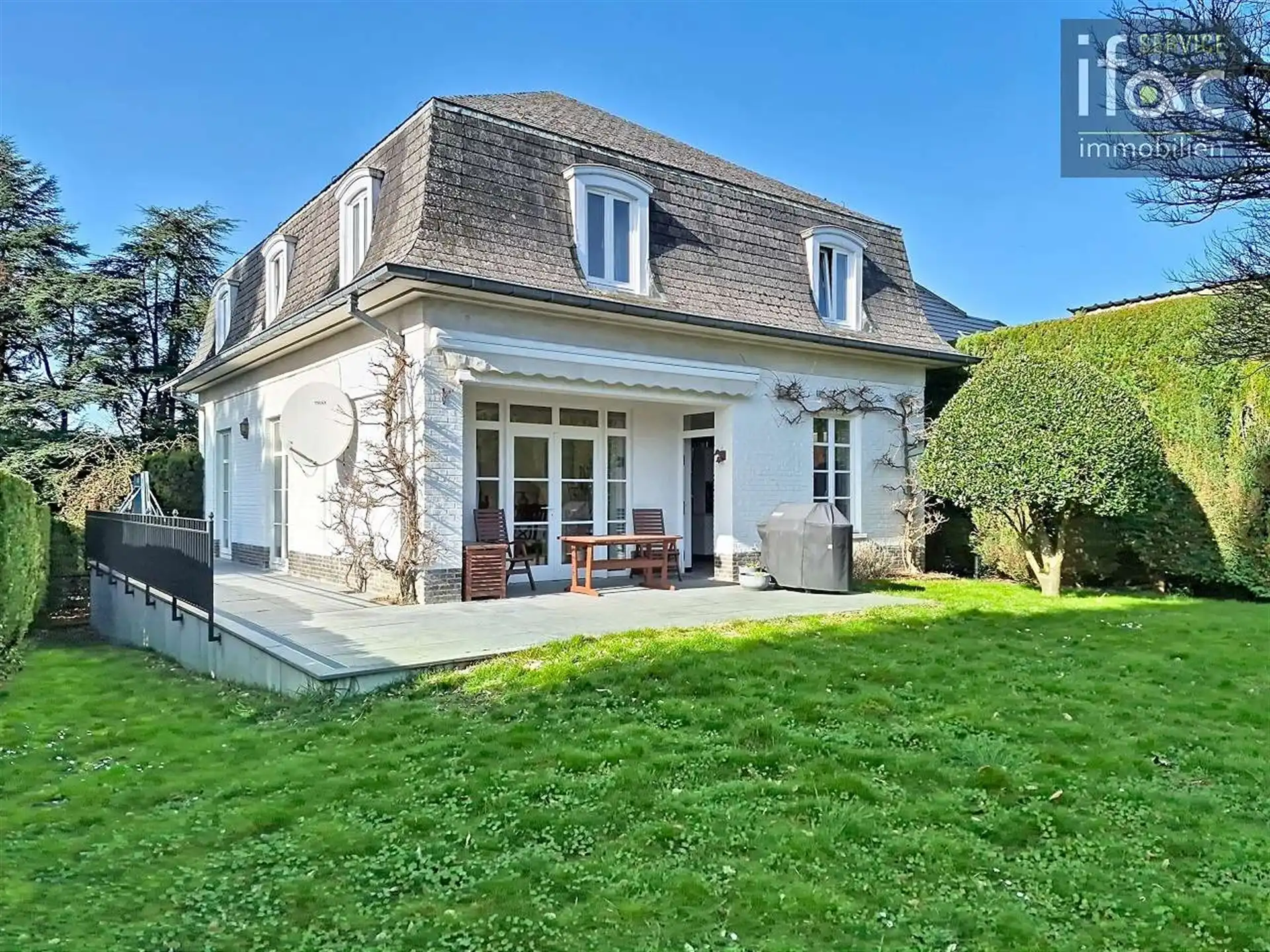 Hoofdfoto van de publicatie: Franse villa in Arboretumwijk, vlak bij het centrum