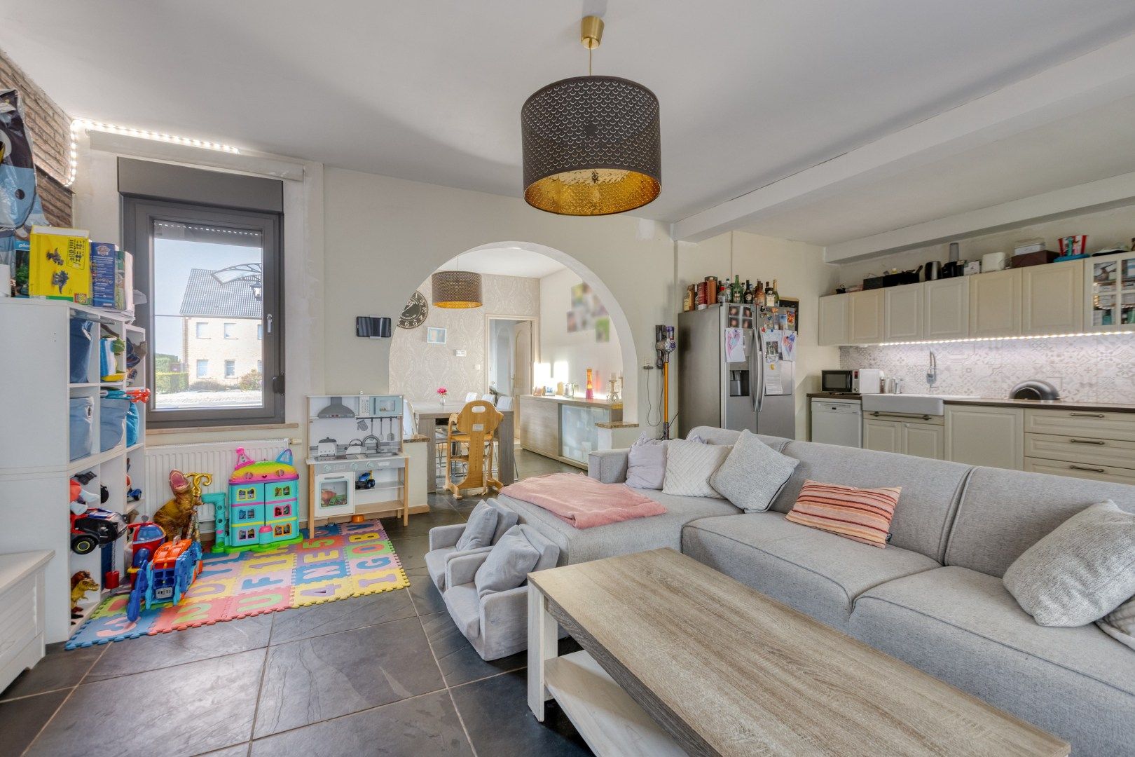 Gerenoveerde woning met 4 slaapkamers gelegen kortbij het centrum foto 10