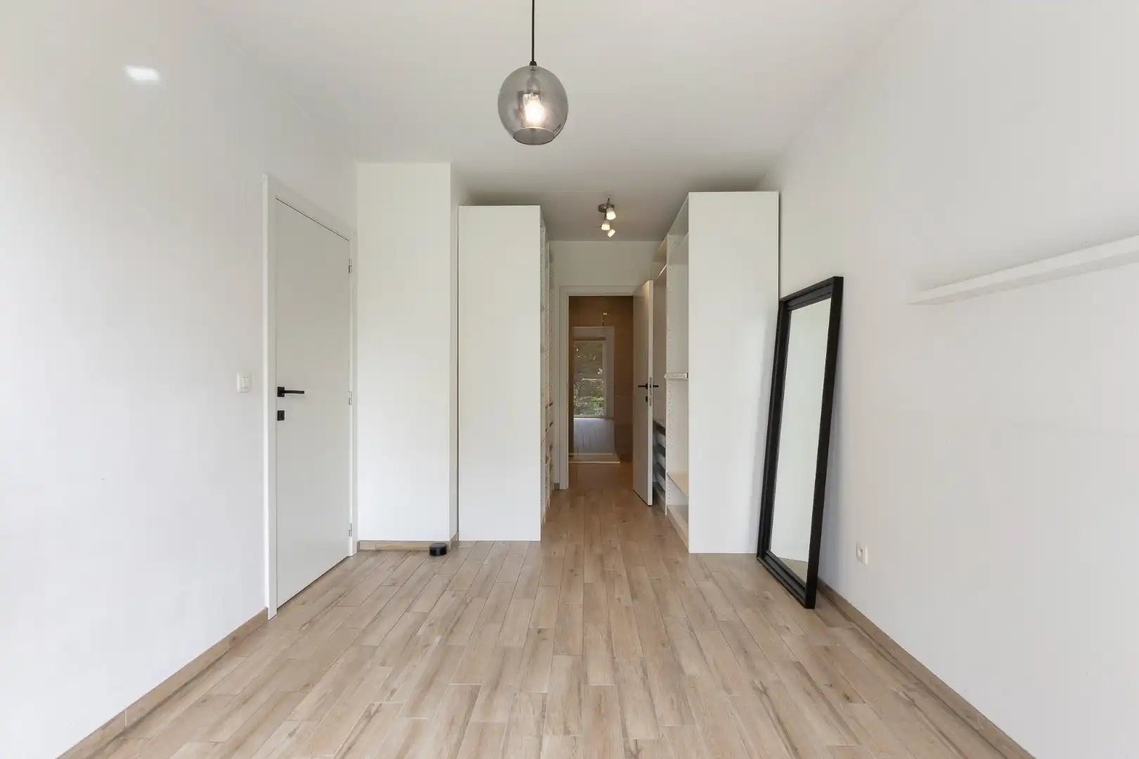 Instapklaar 1-slpk appartement te Laken foto 8