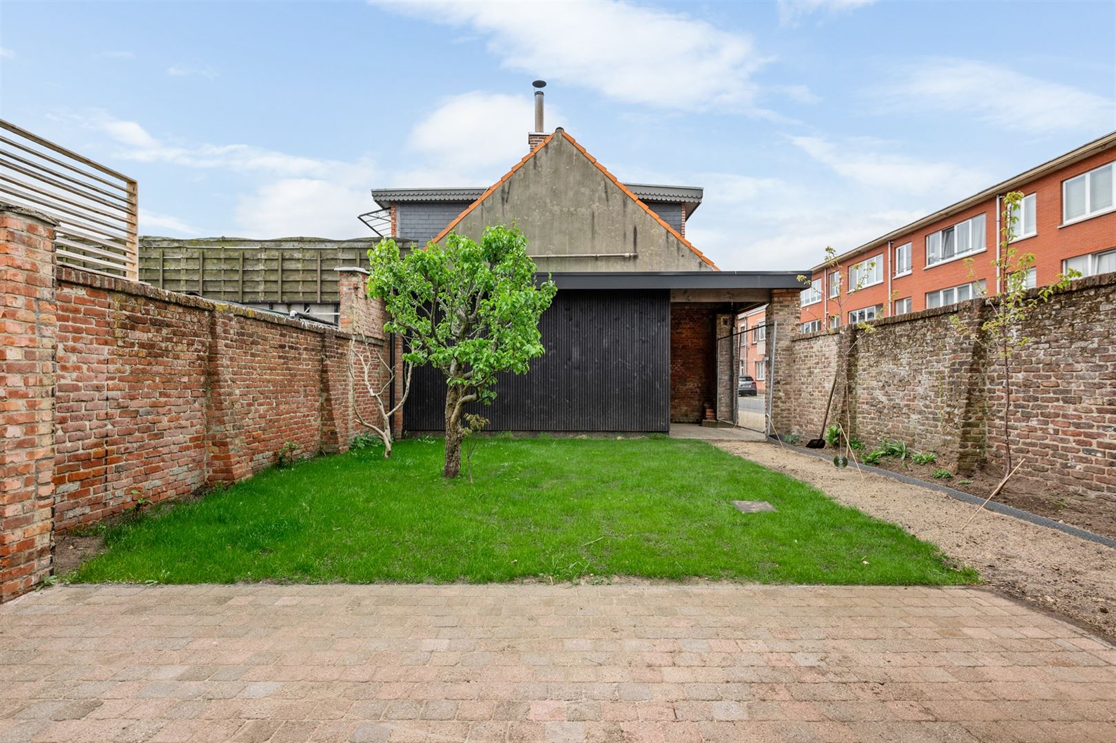 Energiezuinig gerenoveerde halfopen woning aan dorpsrand Kapellen. foto 3