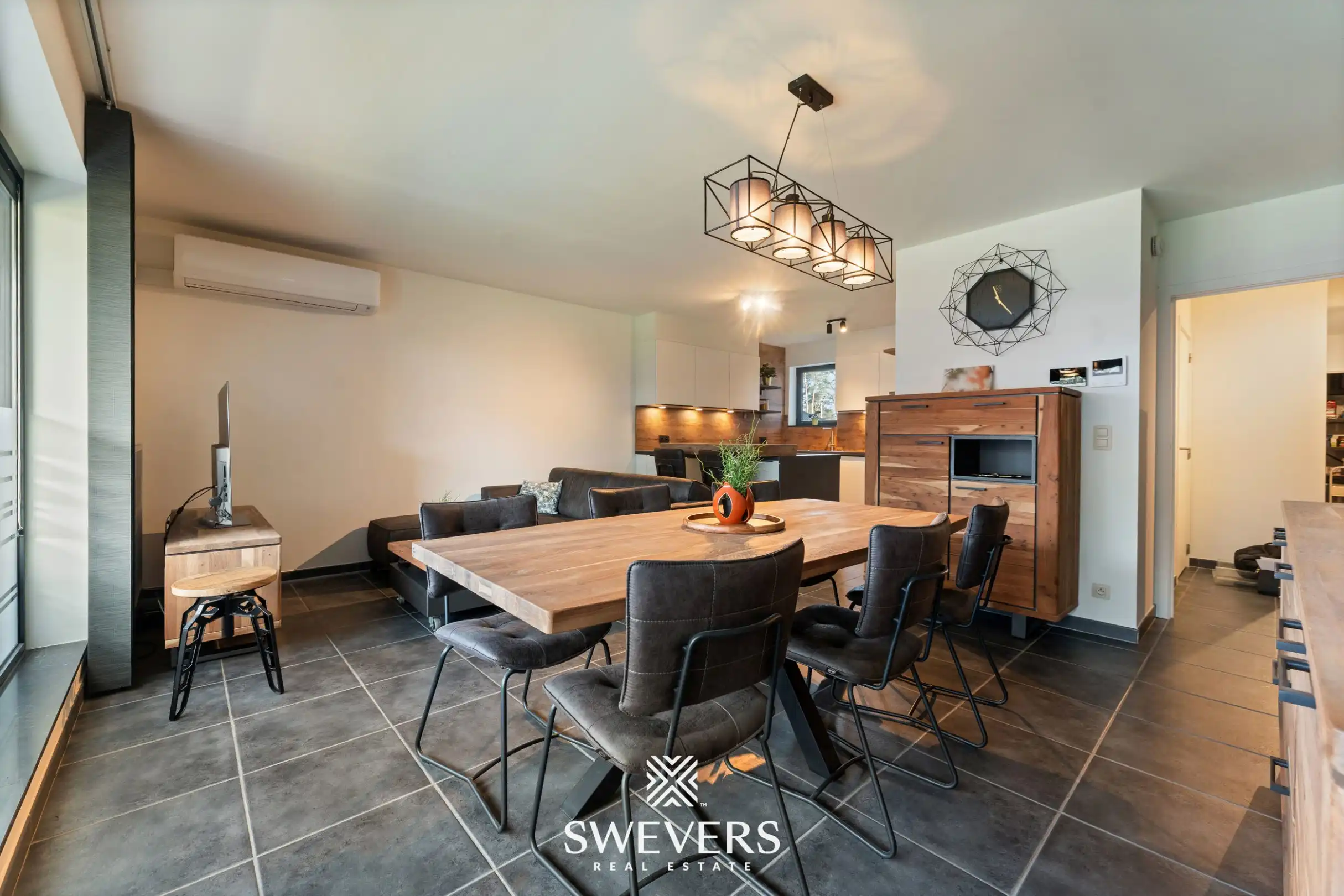 Ruim instapklaar appartement met 3 slaapkamers, zonnig terras en ondergrondse parking te Genk (EPC: A) foto 2