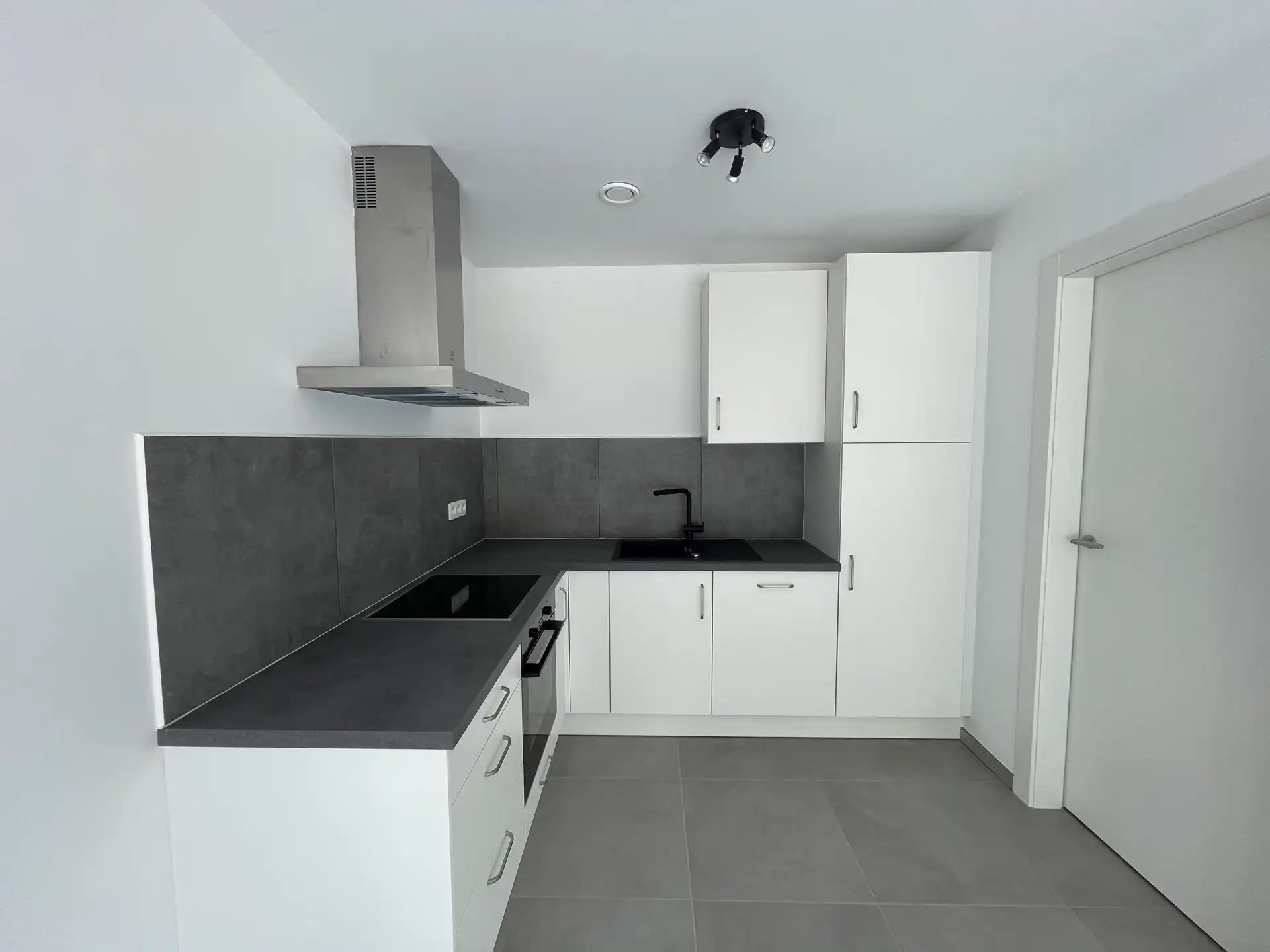 Nieuwbouw appartement op uitstekende locatie foto 5