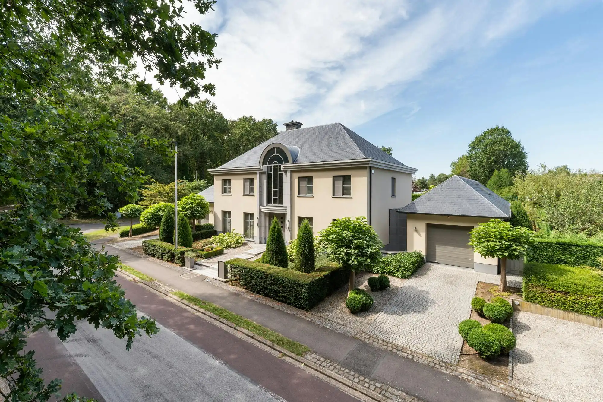 Exclusieve villa met praktijkruimte op toplocatie in Genk foto 34