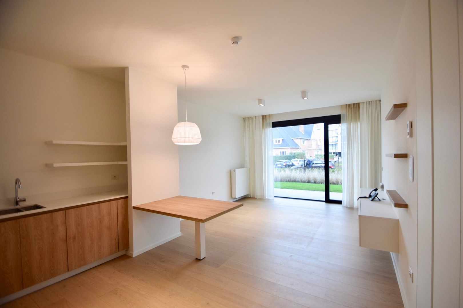 Buitenkans: Erkende assistentieflat centraal gelegen te Knokke in een luxueus, modern nieuwbouwproject Cypres. foto 4