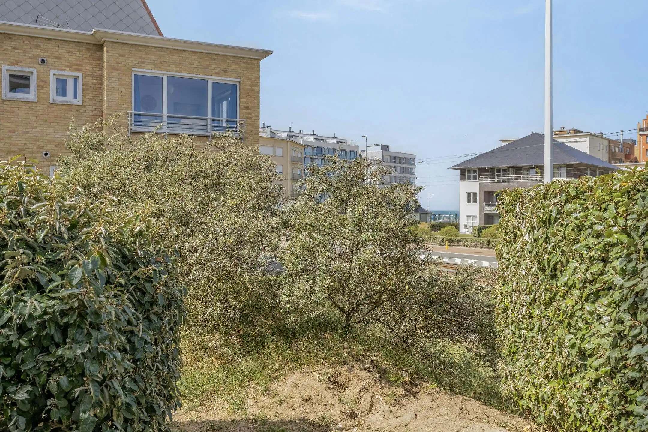 Modern appartement van Rietveld vlakbij zee in Sint-Idesbald foto 14