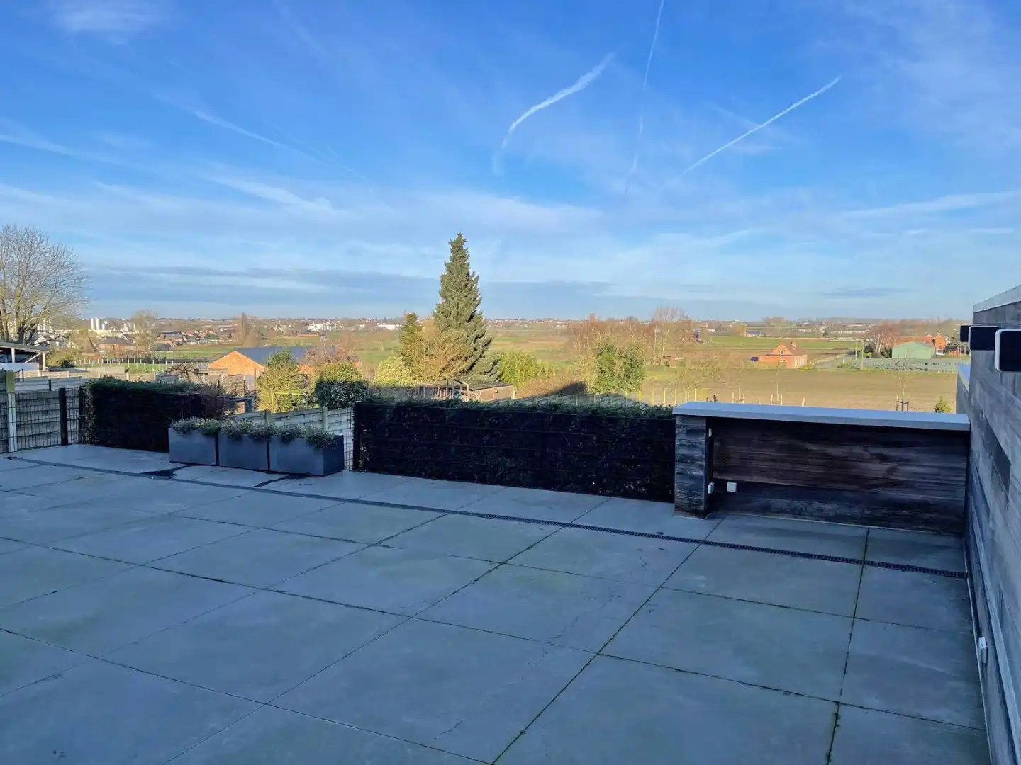 Ruime recente halfopen bebouwing met panoramisch verzicht foto 18