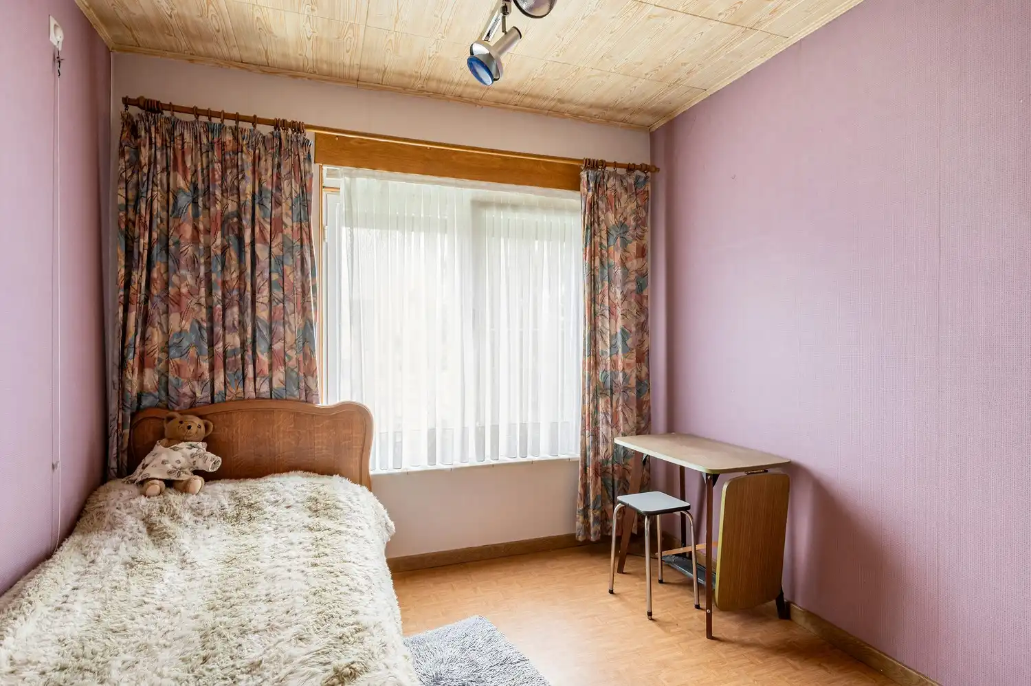Charmante gezinswoning met 3 slaapkamers, veranda en tuin. foto 19