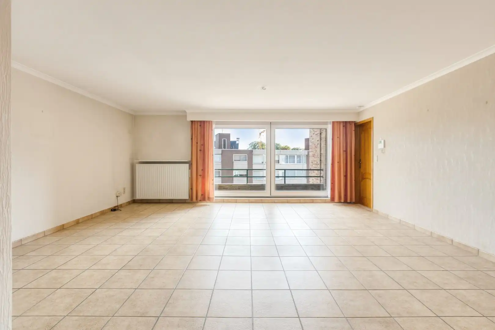 Centraal gelegen appartement met 3 slaapkamers en ruime garage !  foto 6