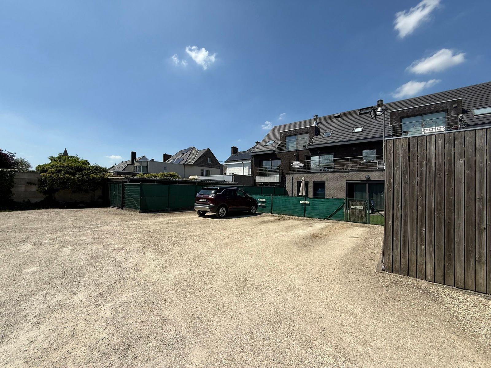 Appartement met terras en autostaanplaats  foto 3