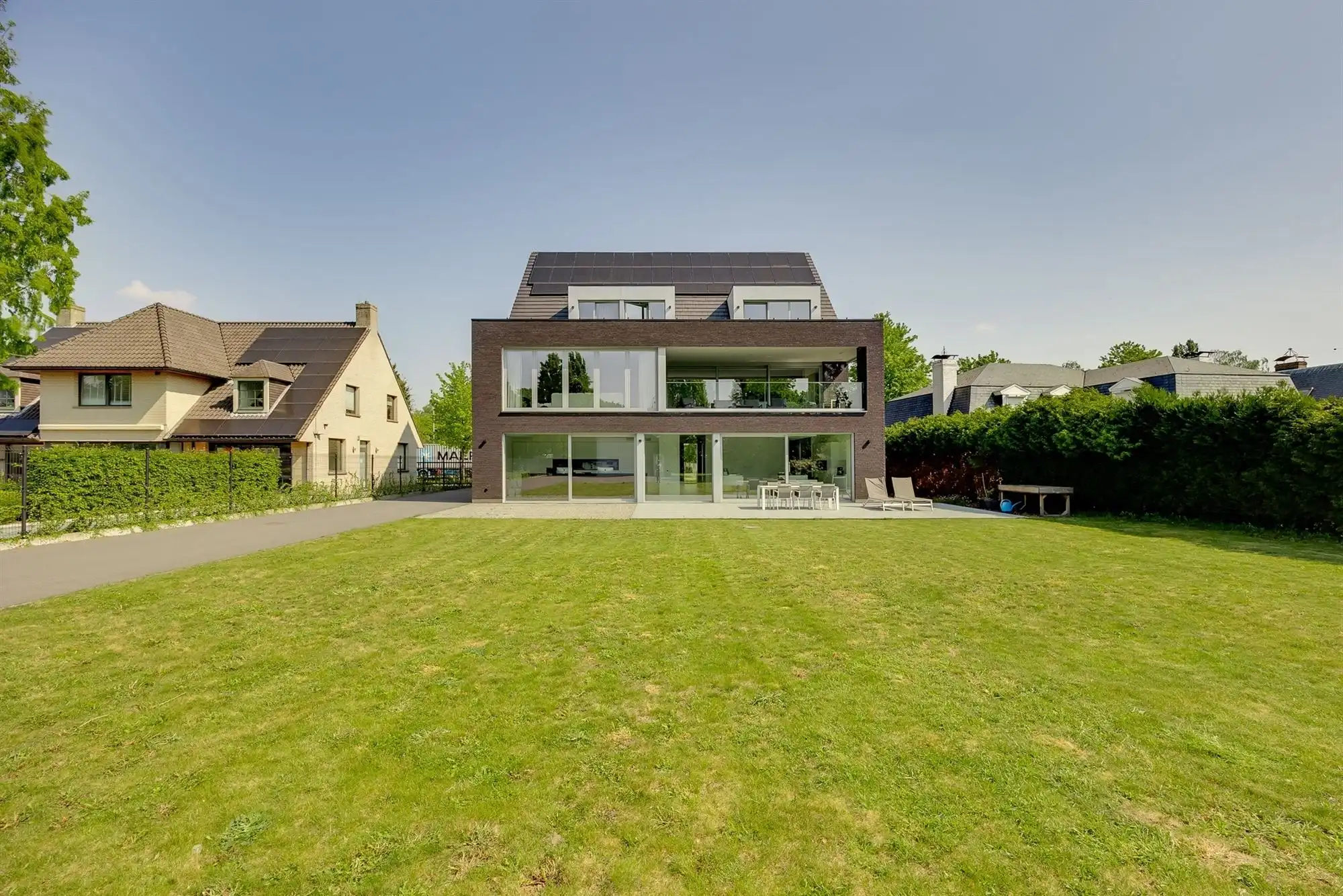 Prachtig afgewerkt gebouw - showroom + villa foto 48