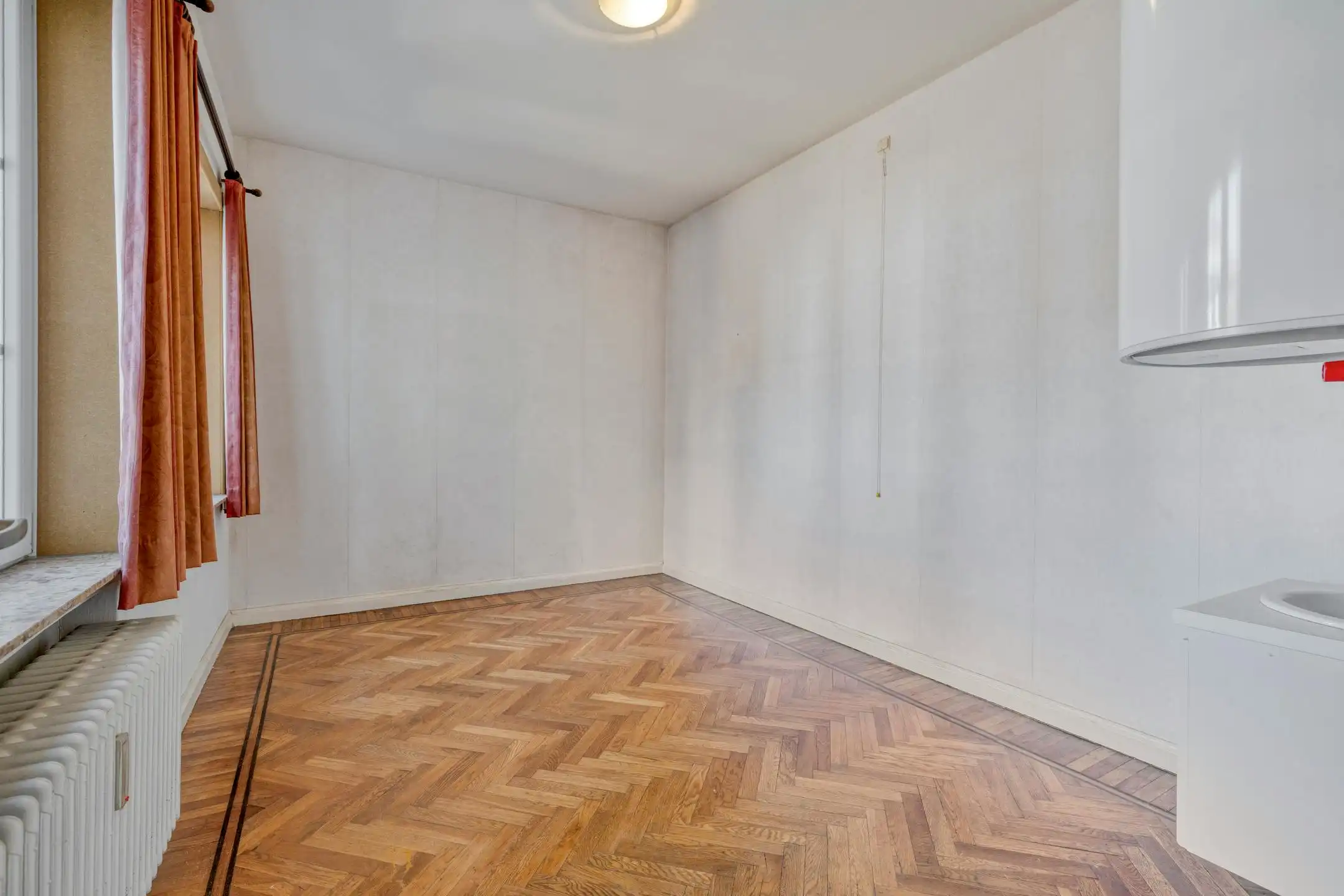 Appartement met 3 kamers en garagebox te koop in centrum Kortrijk foto 12