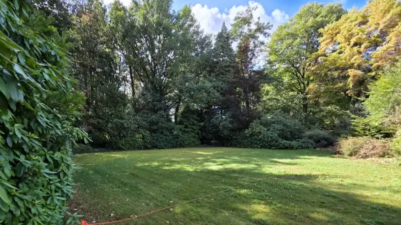 Zeer mooi gelegen bouwgrond 8 are open bebouwing - breedte 25 meter foto 5