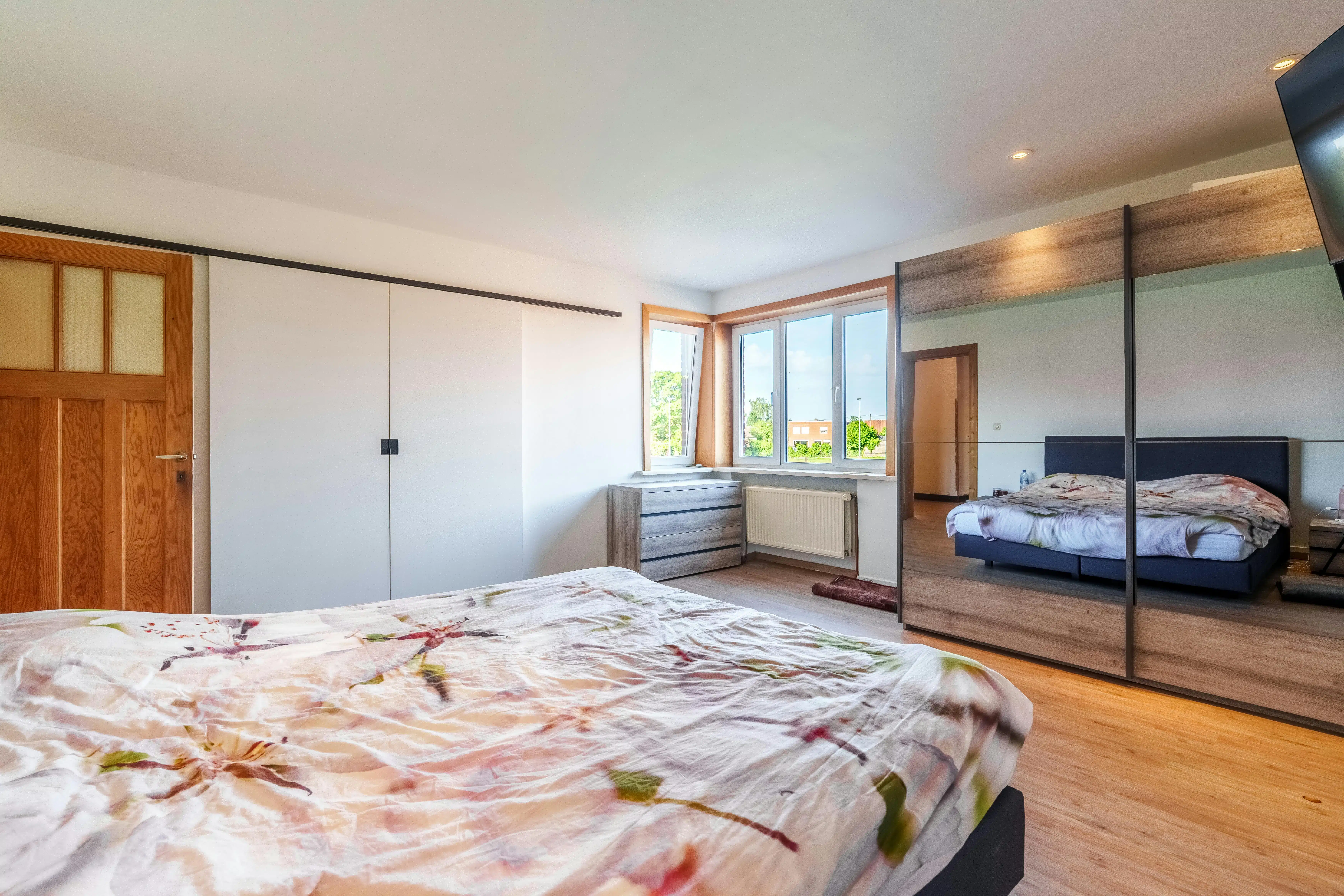 Zeer ruime woning te Roeselare  foto 8