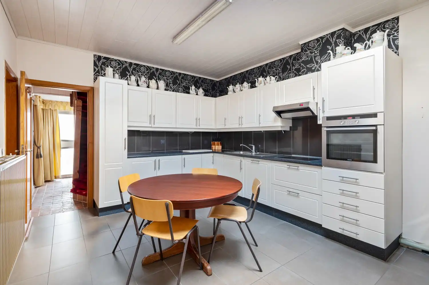 Te renoveren woning op toplocatie te Lier! foto 7