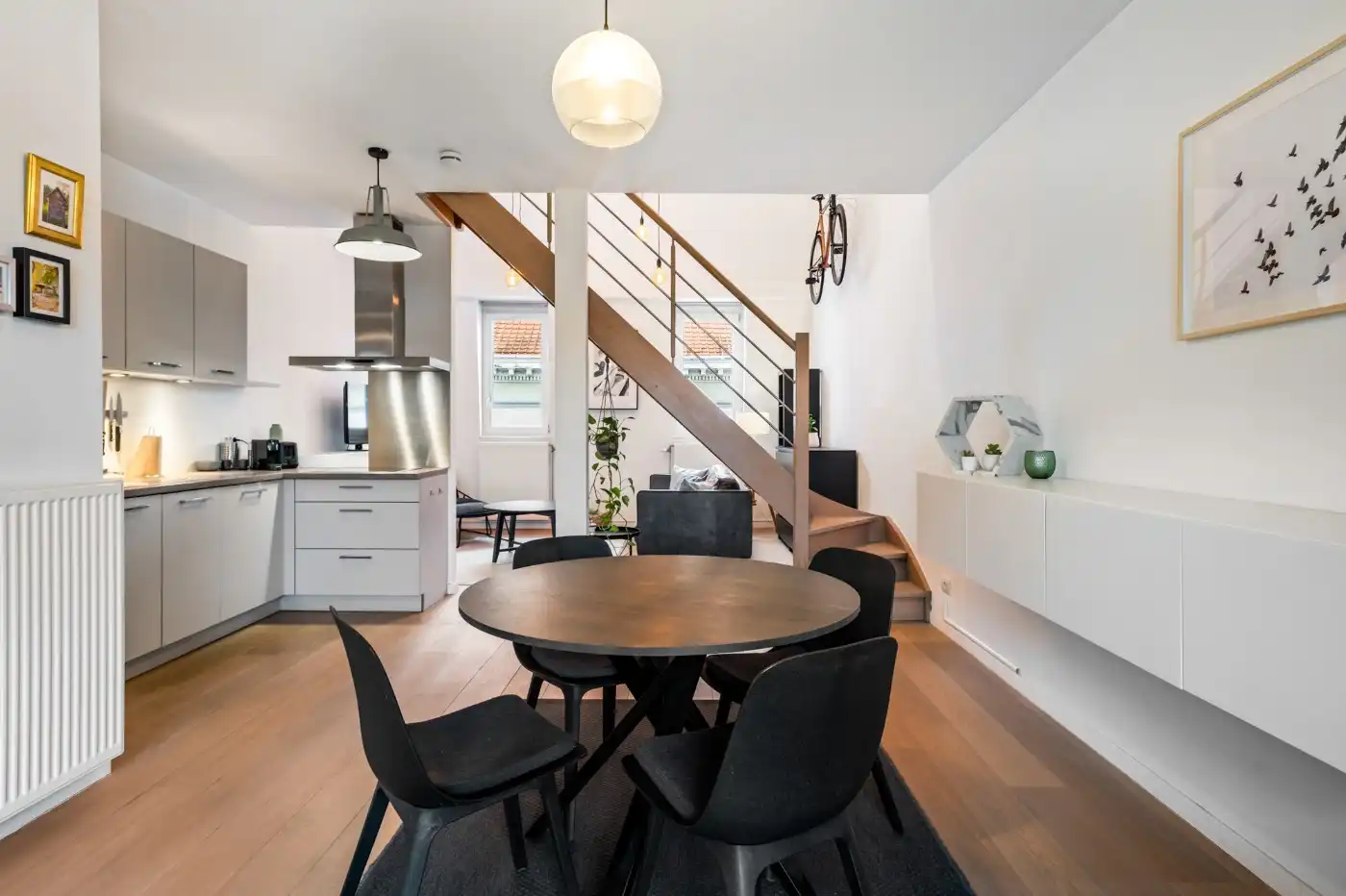 Instapklaar duplex-app. op 3e verd. met 1 slpk. en kelderberging foto 3