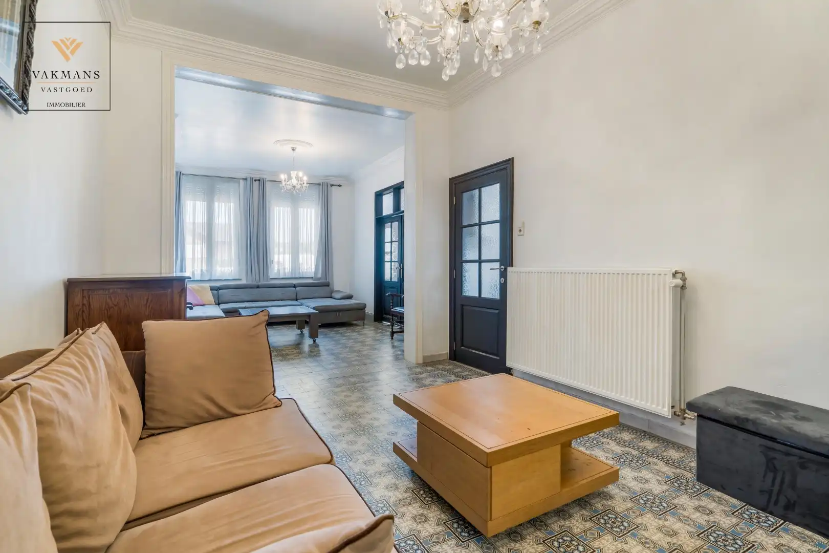 Ruime gezinswoning met 4 slaapkamers, tuin en eigen parkeerplaats. foto 8