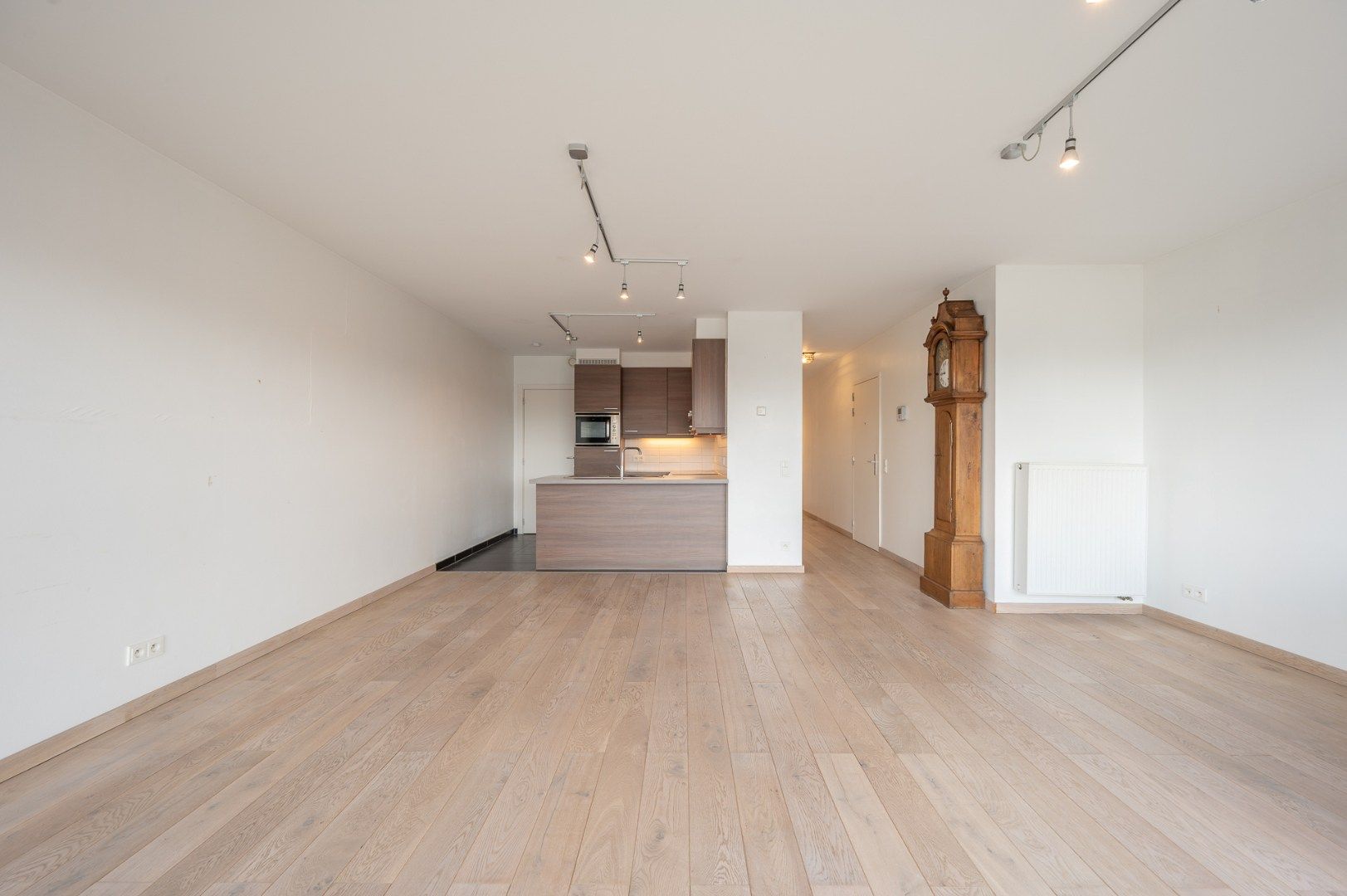 Rustig gelegen appartement vlak bij station Brugge, omringd door groen foto 4