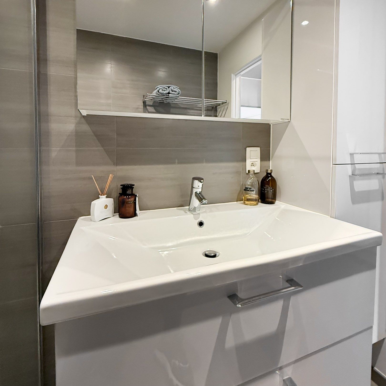 Instapklaar lichtrijk appartement met een gevelbreedte van ongeveer vijf meter. foto 12