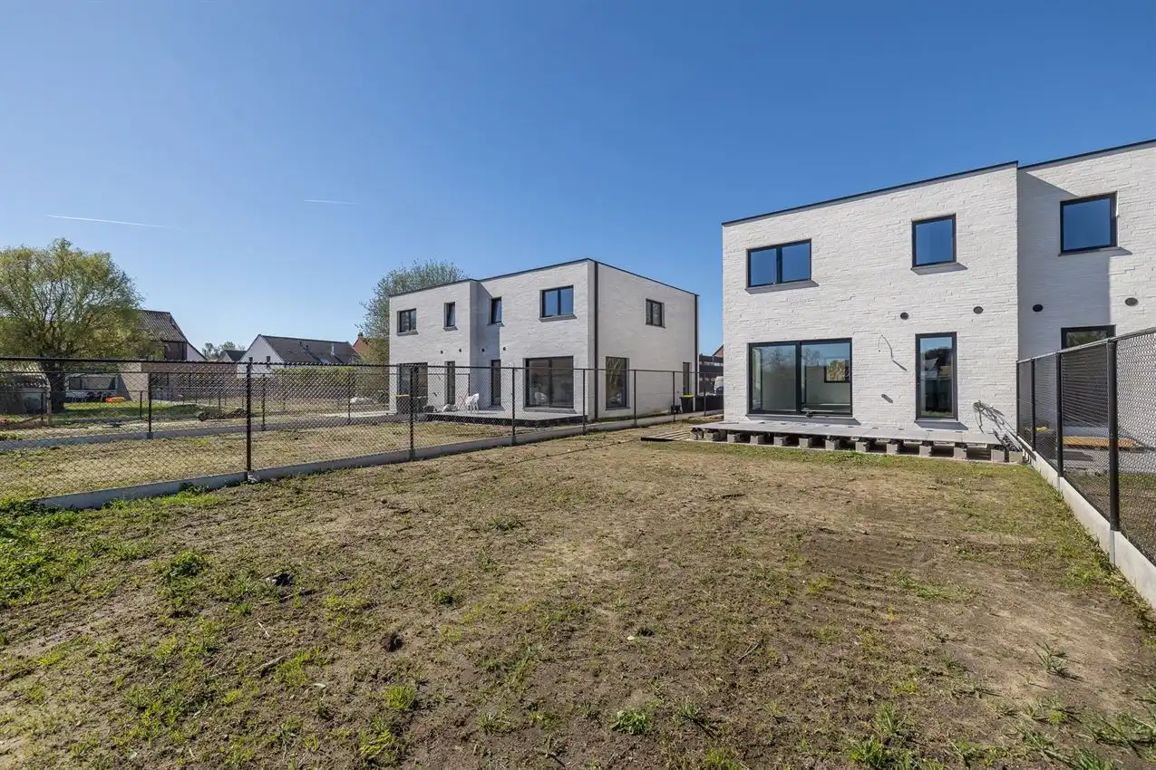 Instapklare nieuwbouwwoning met 3 slk foto 39