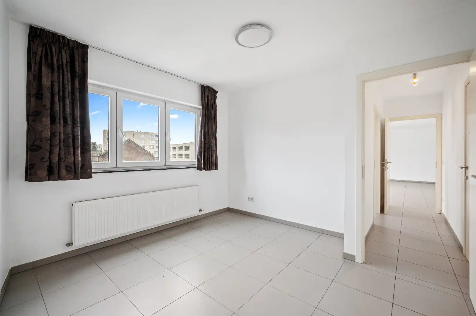 Recent app. met 2 slpks, terras en autostaanplaats foto 10