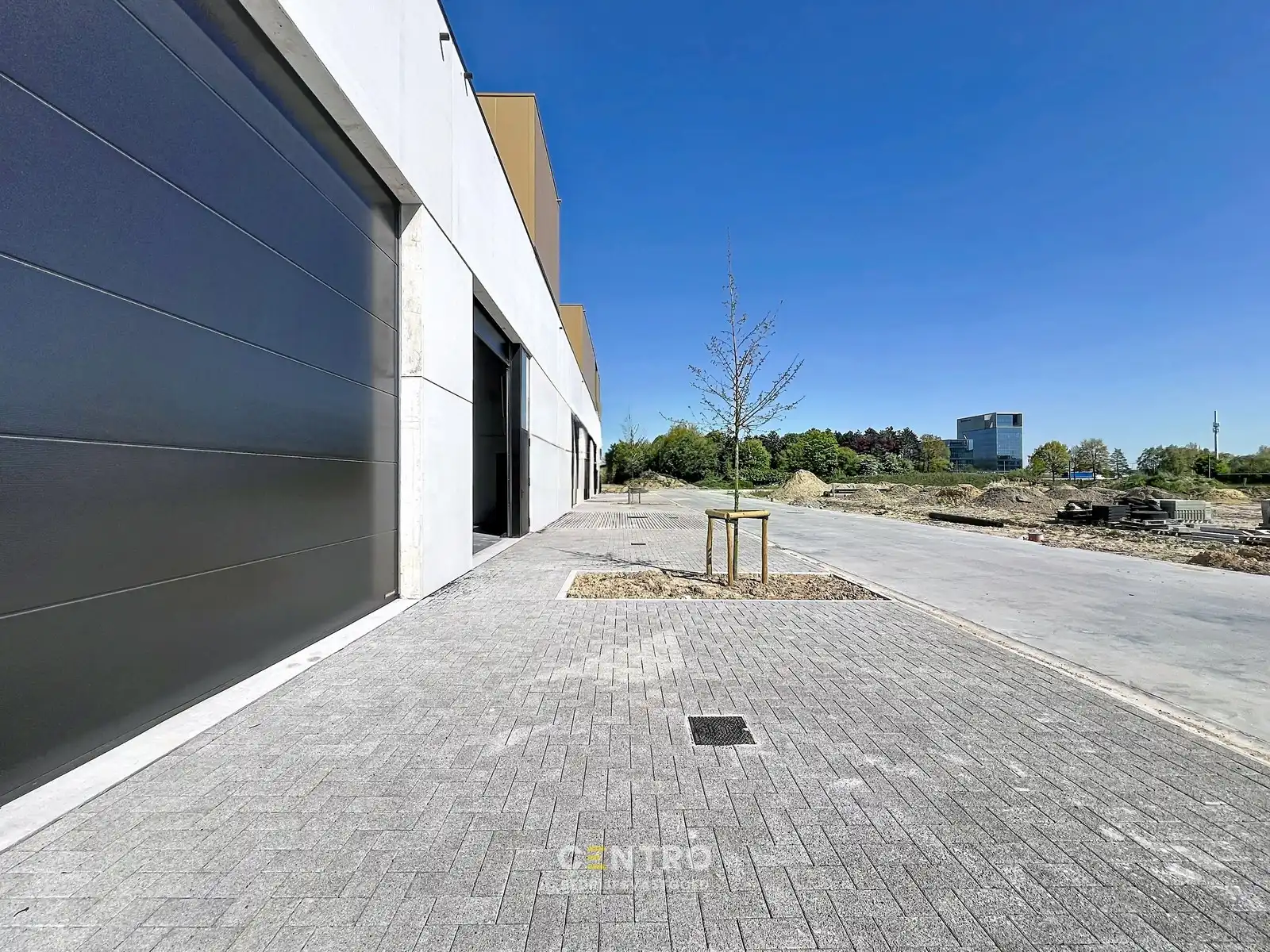 Nieuwbouw casco KMO-unit met kantoorruimte bovenop de loods en mogelijkheid tot prachtig dakterras ! foto 4