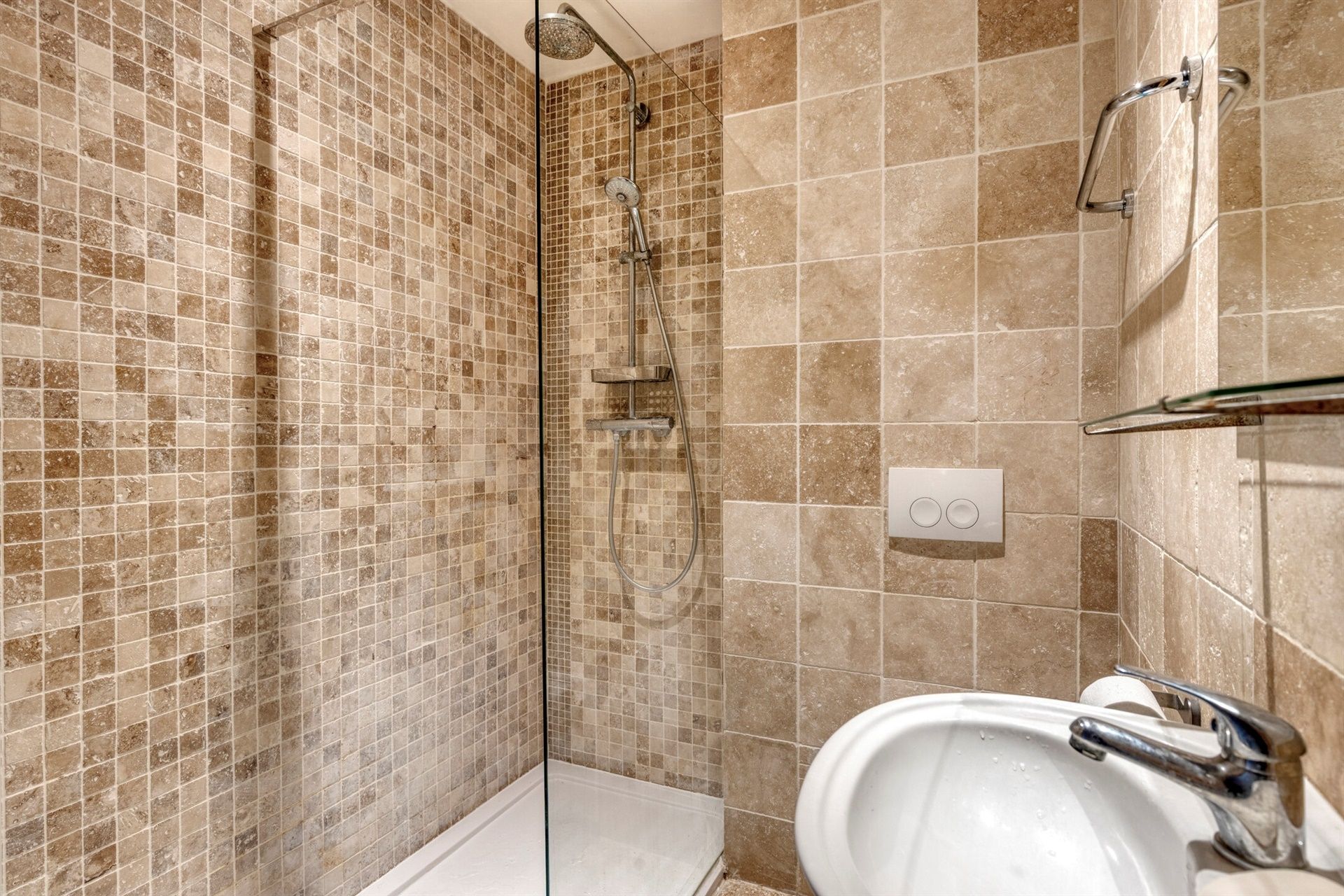 Gerenoveerde woning nabij het centrum foto 7