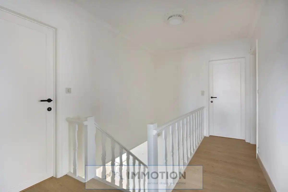 Bedrijfspand met woning en loods. foto 17