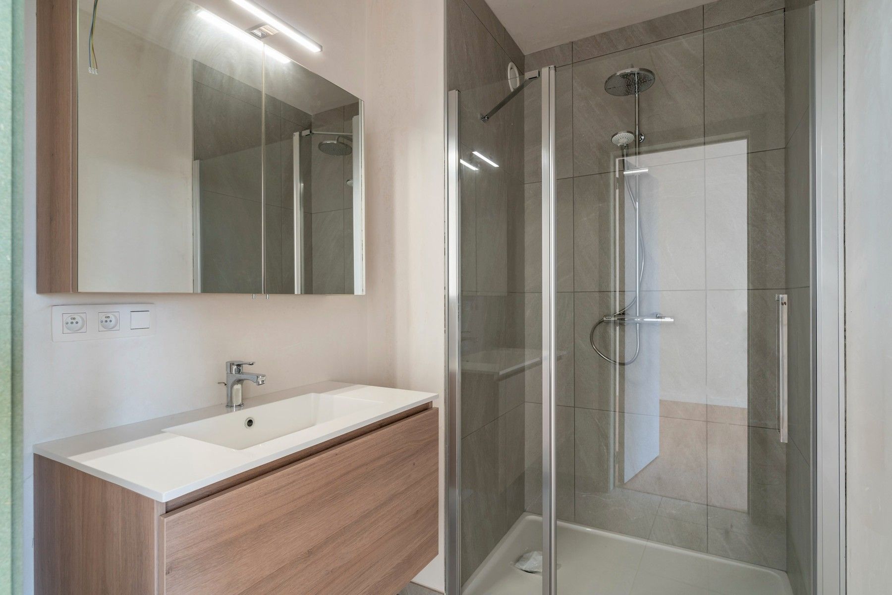 Lot 5: Halfopen bebouwing met 3 slpk., tuin en fietsberging foto 12