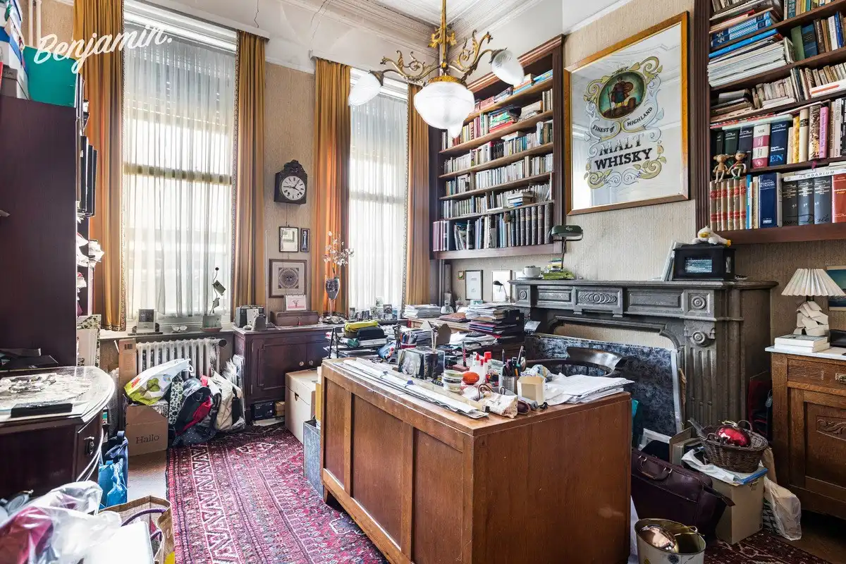 Karaktervol herenhuis met 5 slaapkamers, zuidgerichte tuin en garage in hartje Kortrijk foto 15