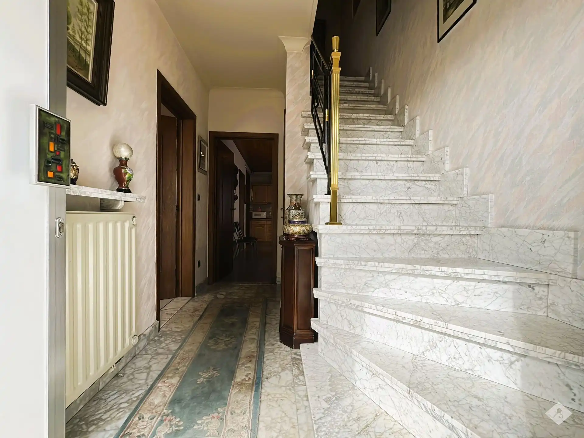 woning te centrum opstal met garage en oprit foto 2
