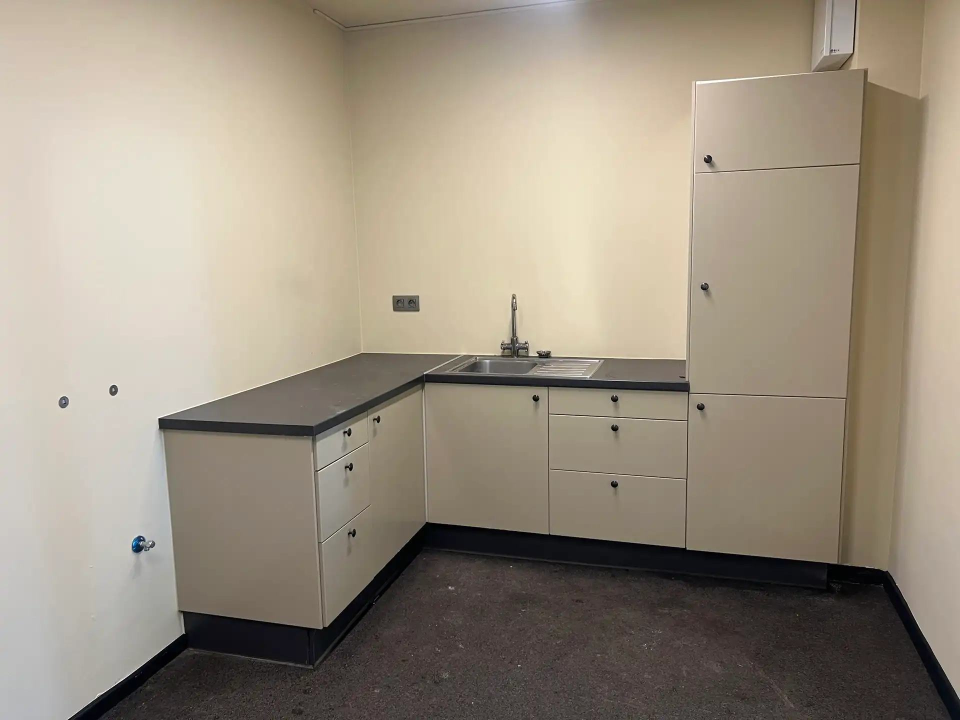 Bedrijfsgebouw op toplocatie in Houthalen, direct aan de E314 foto 15