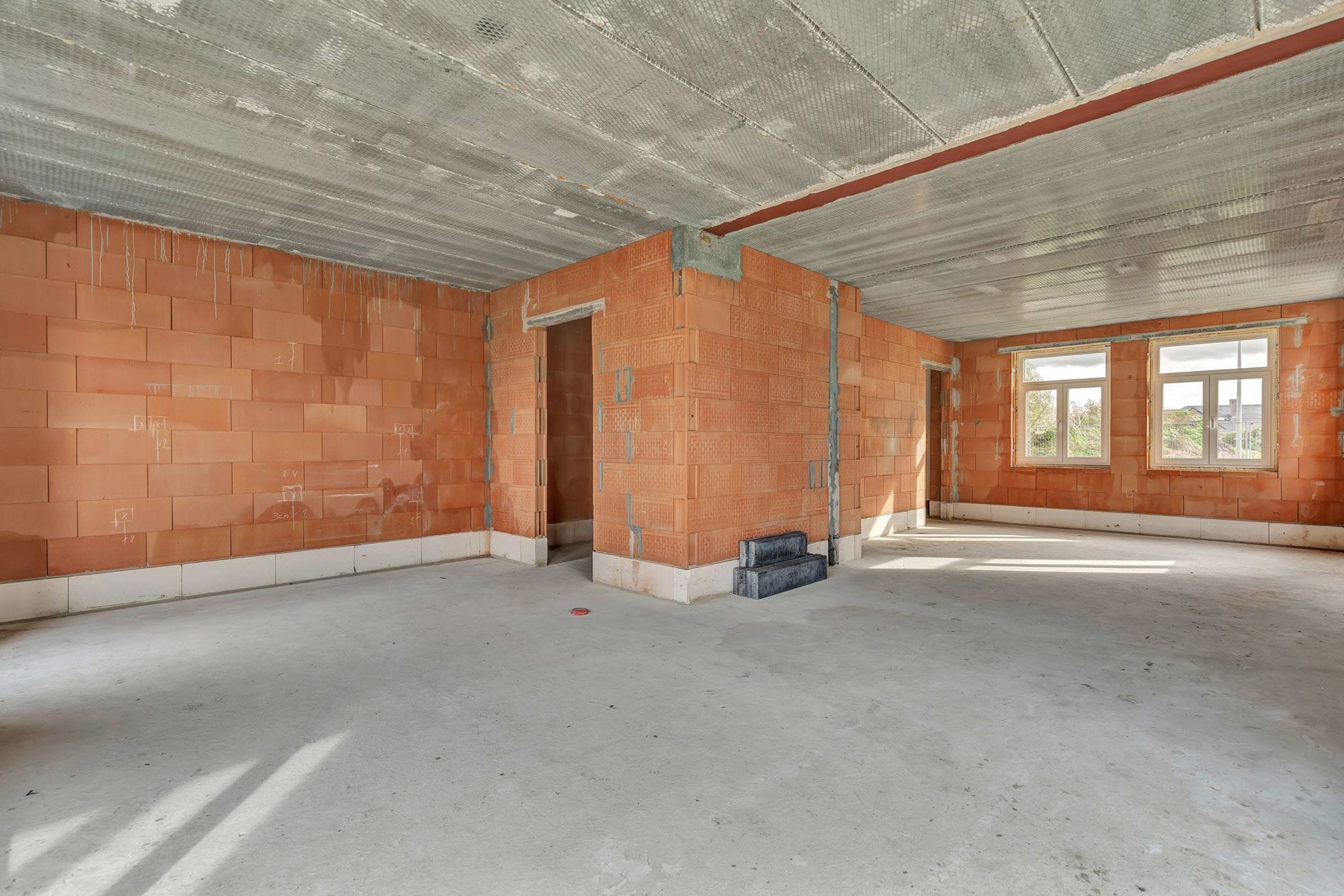 Ruime nieuwbouw HOB, water- en winddicht foto 3