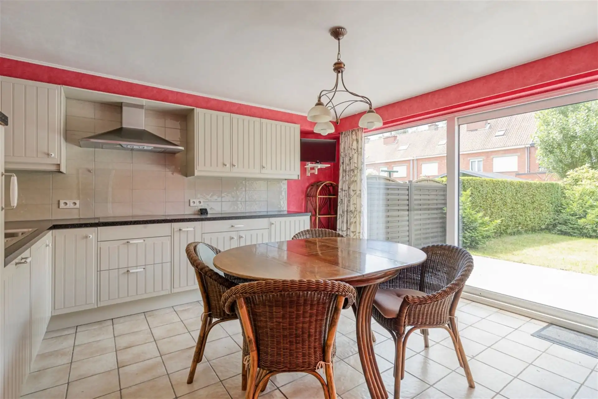 Ruime, instapklare woning met 4 slpks en lage EPC score! foto 14