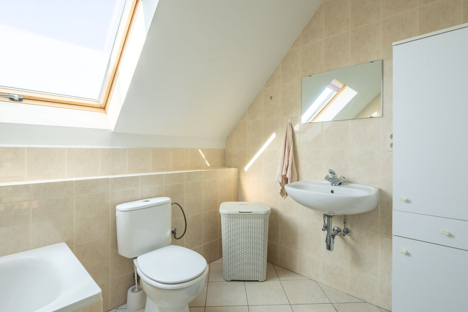 Halfopen recente woning te koop! foto 13