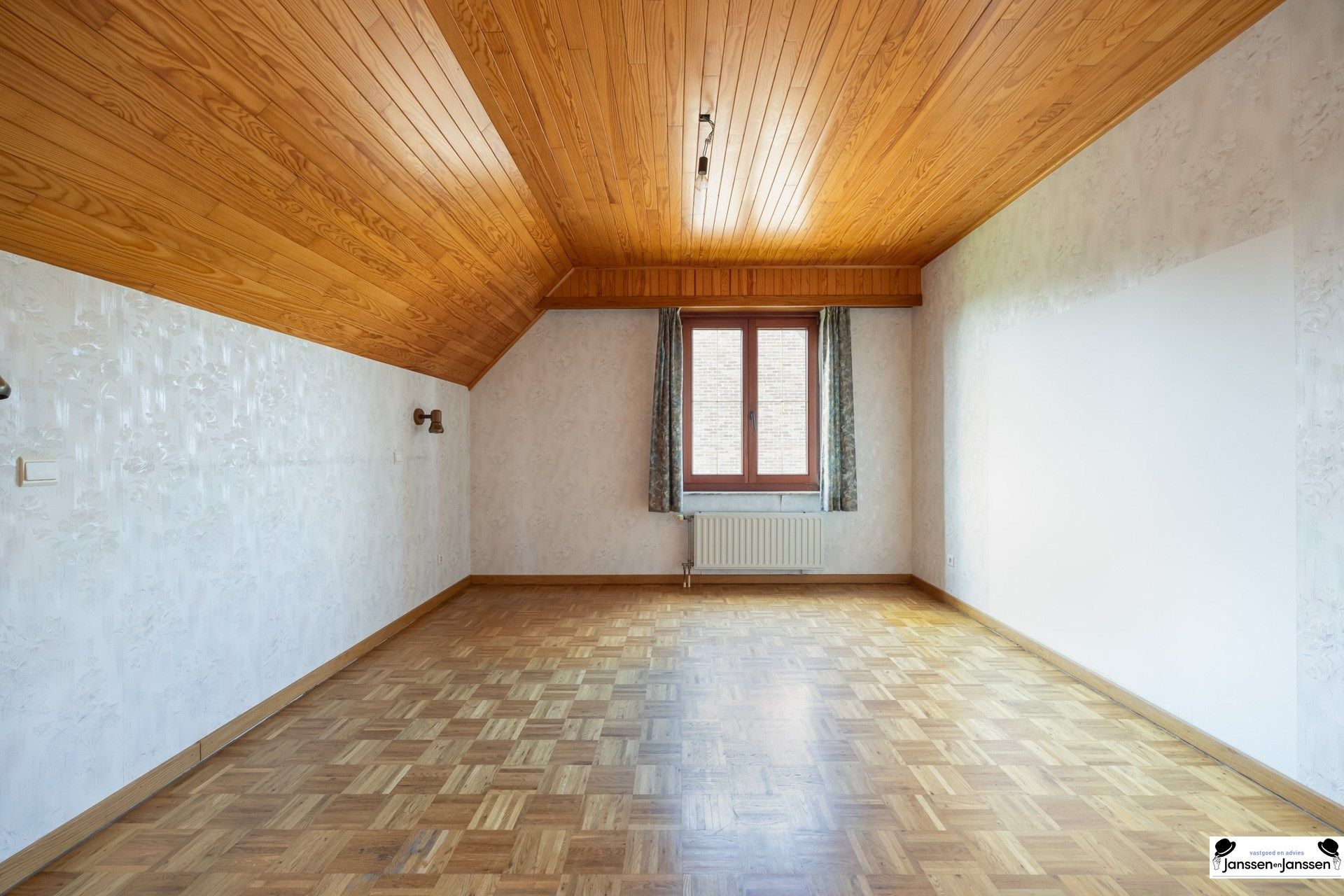 Ruime gezinswoning met 3à4 slaapkamers, kelder op een centrale locatie! foto 19