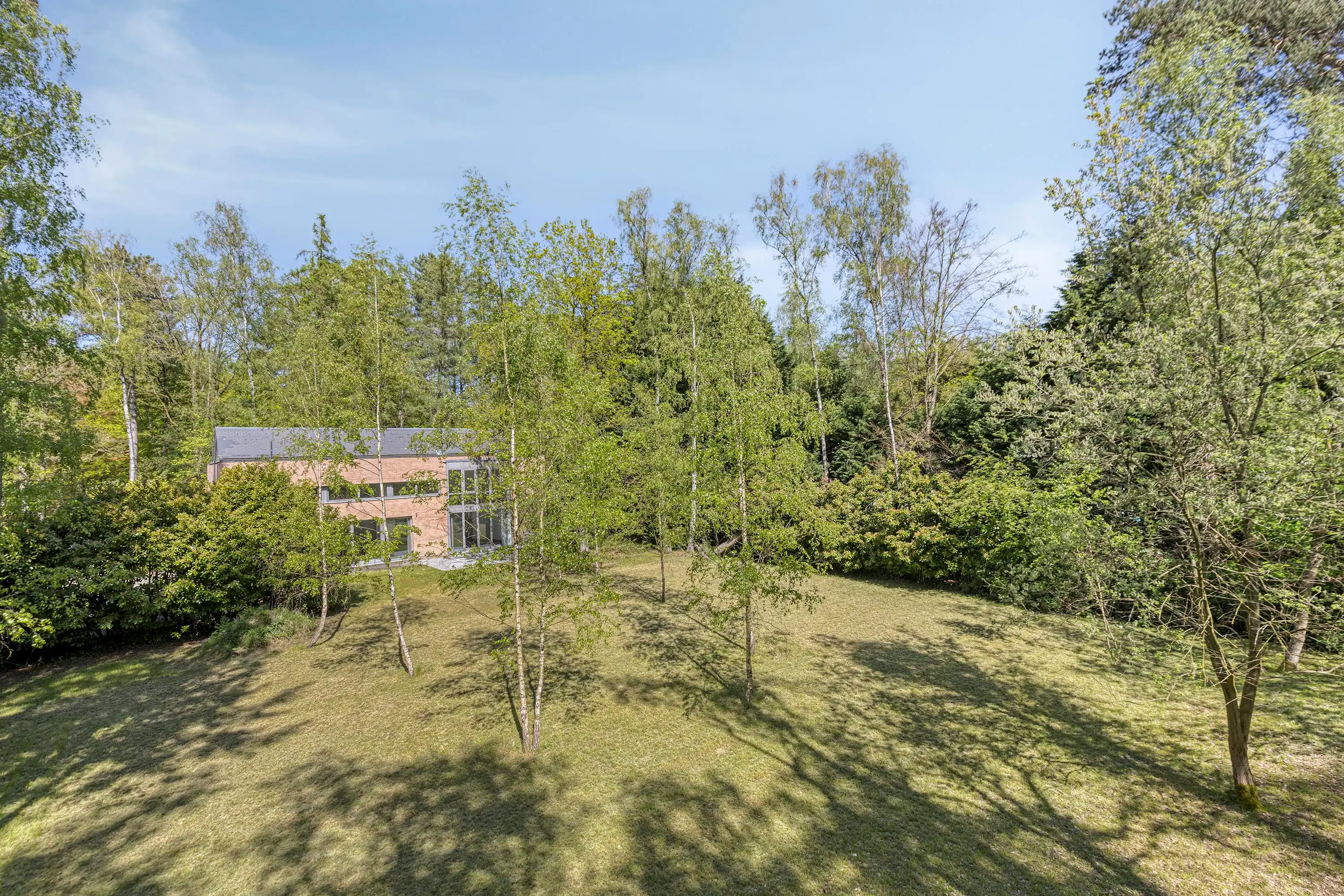 Exclusieve villa in Schilde met ruime zuid-gerichte tuin. foto 27