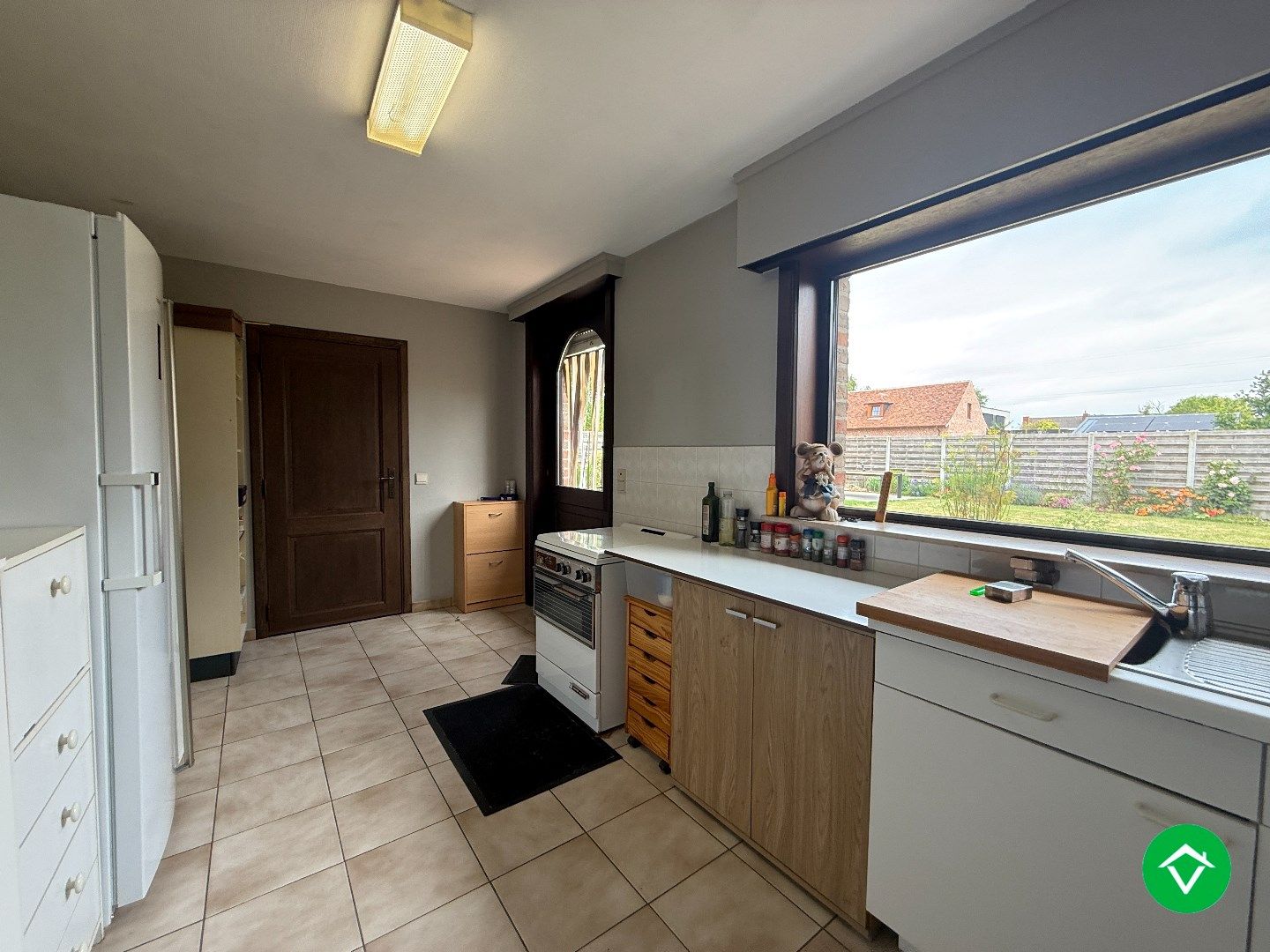Alleenstaande woning met 5 slaapkamers, tuin en garage/loods te Roeselare foto 8